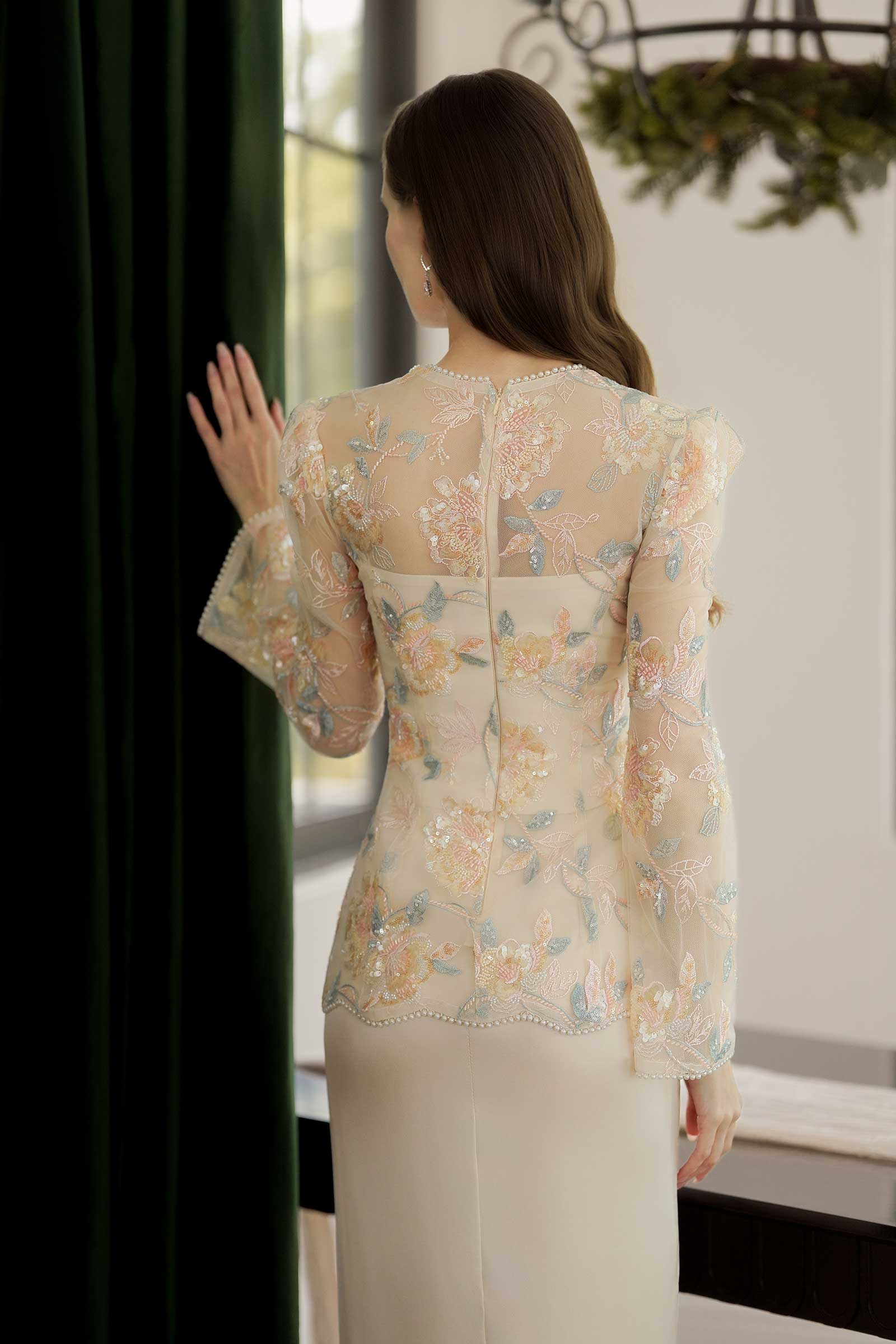 Thea Classic Kebaya Set - Image 11