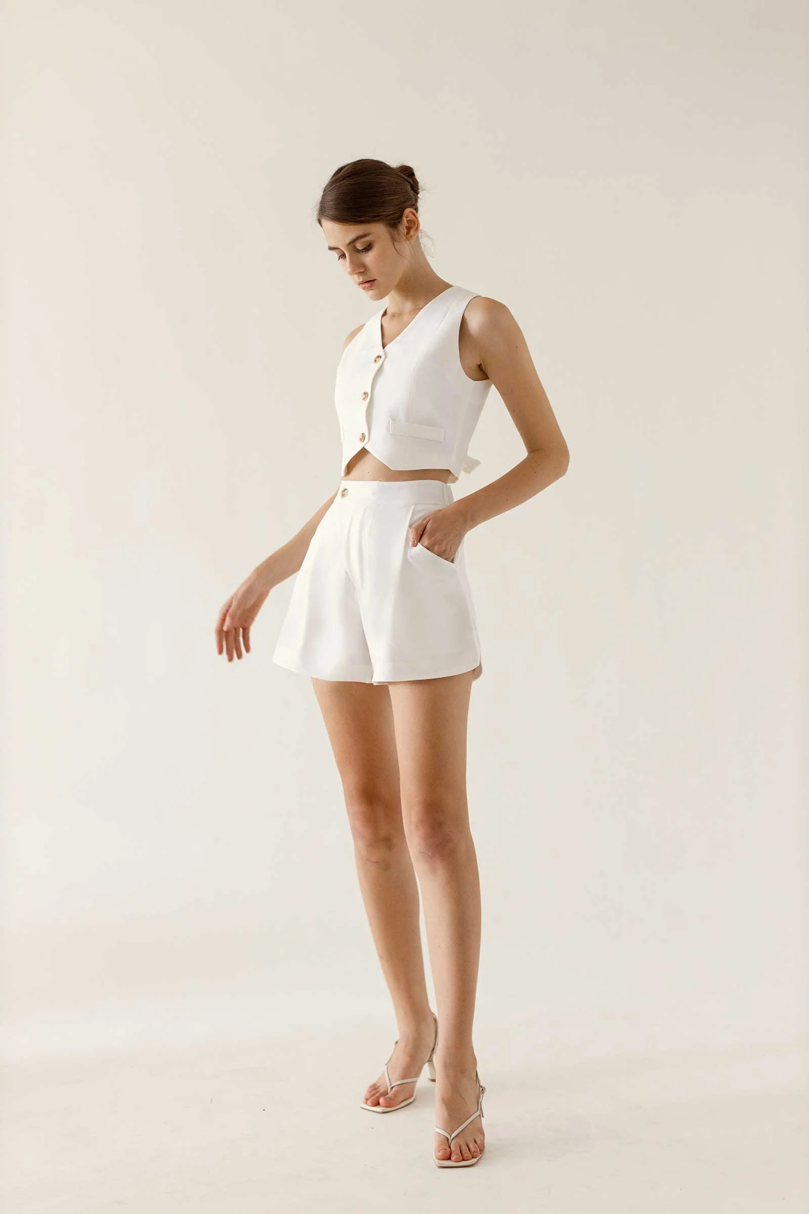 Dukerhuz Set (White) - Image 8