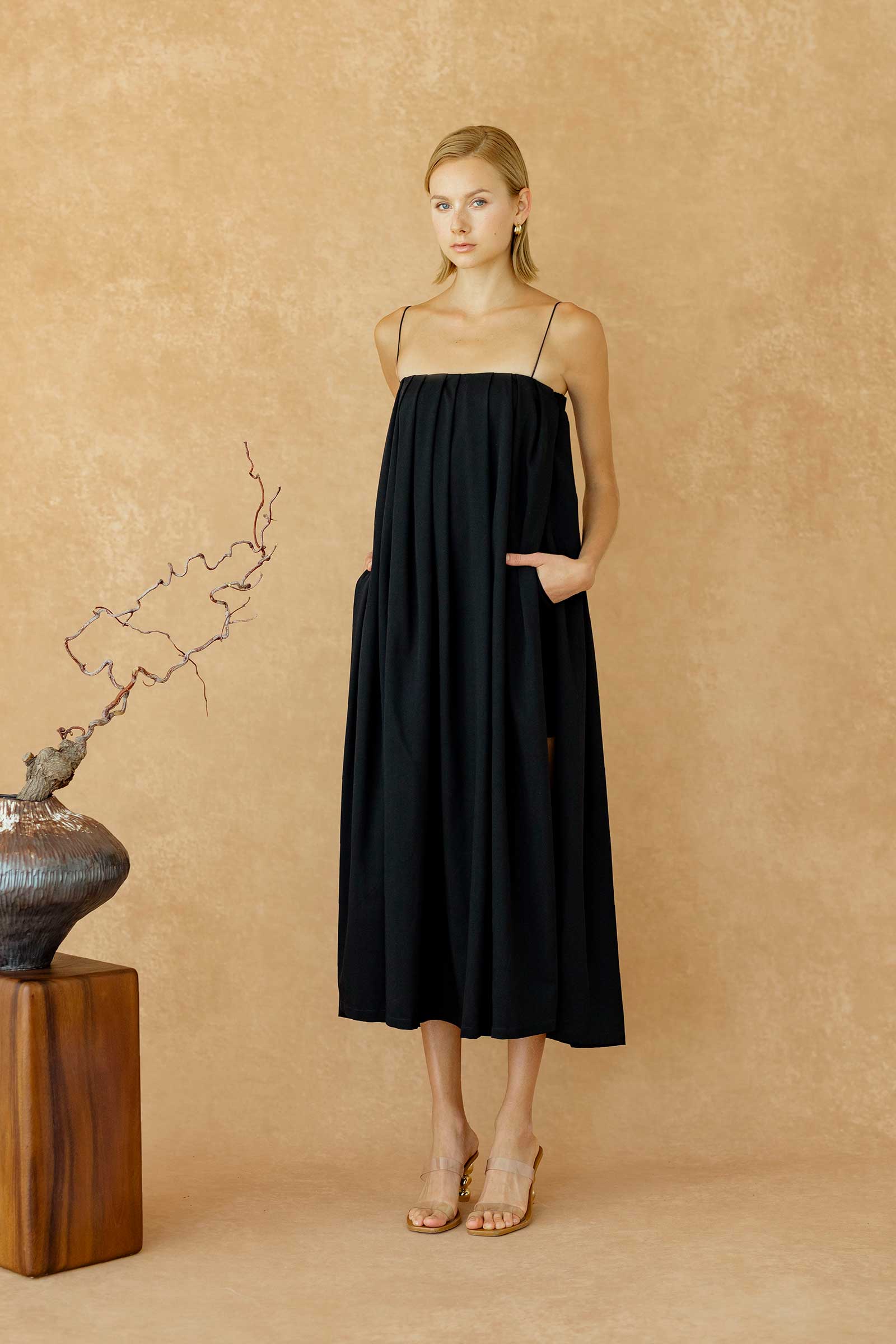 Deala (Black) - Image 11