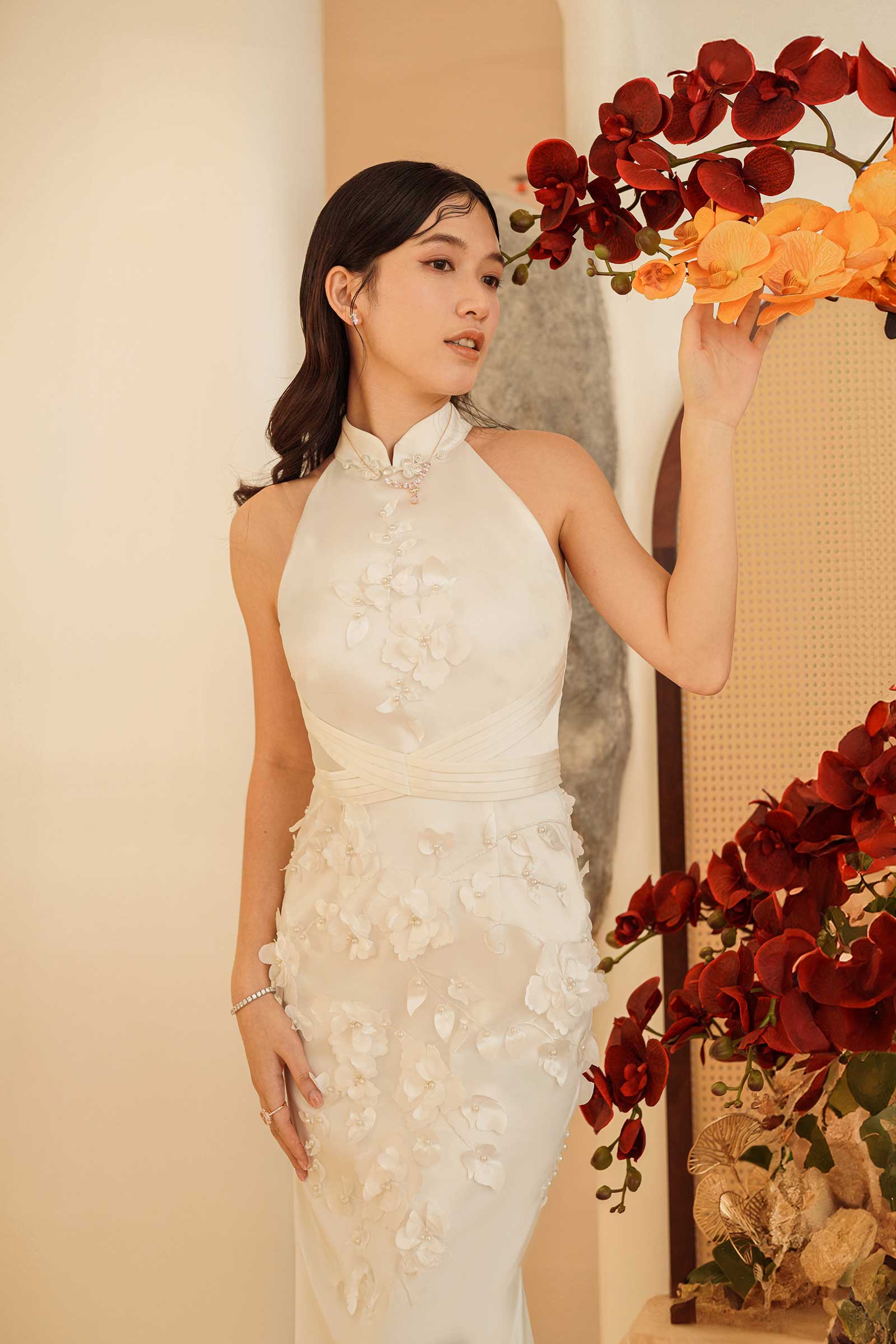 Dyvern Qipao  (White) - Image 8