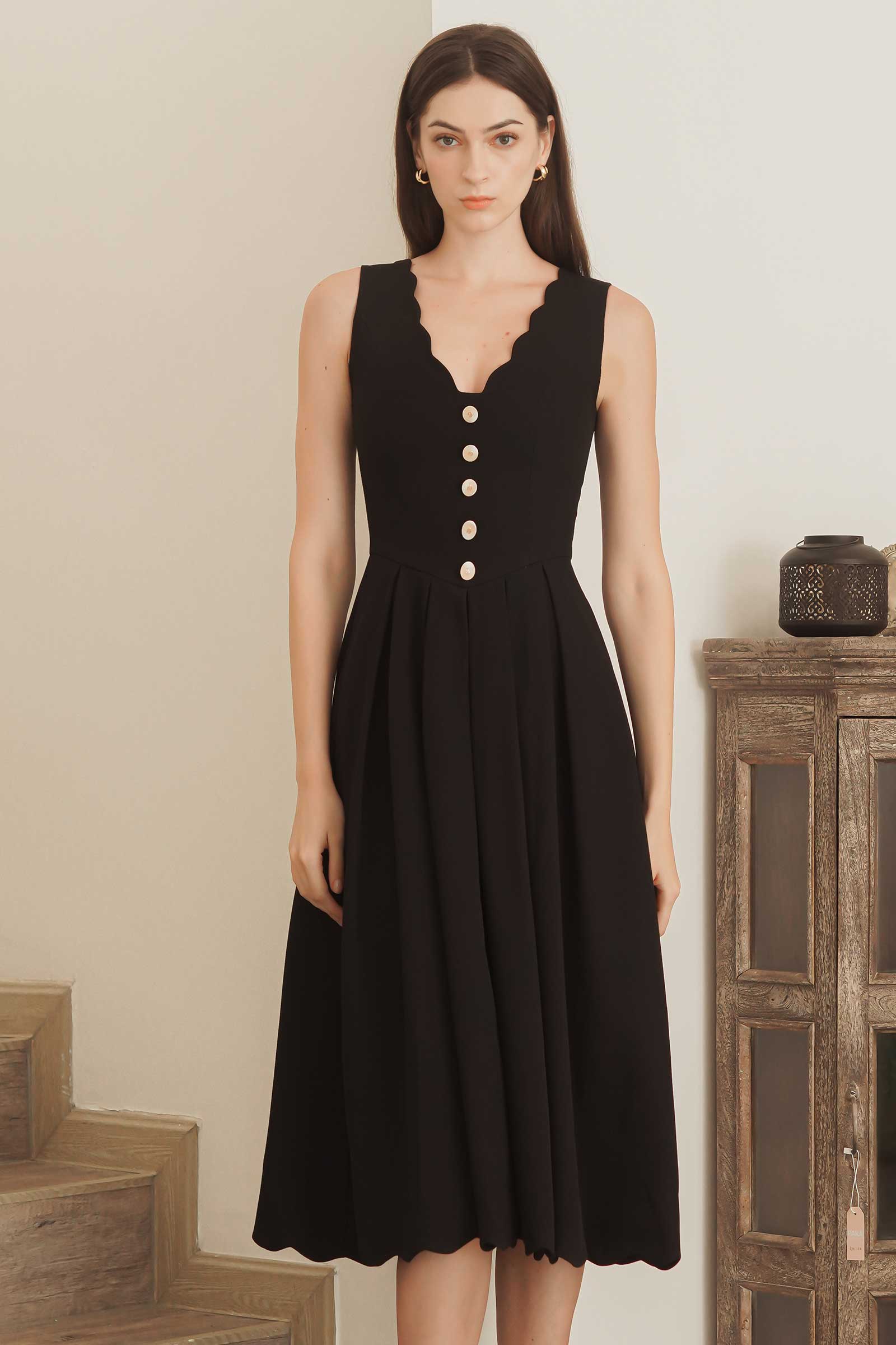 Douxe Scallop Hem Dress (Black) - Image 7