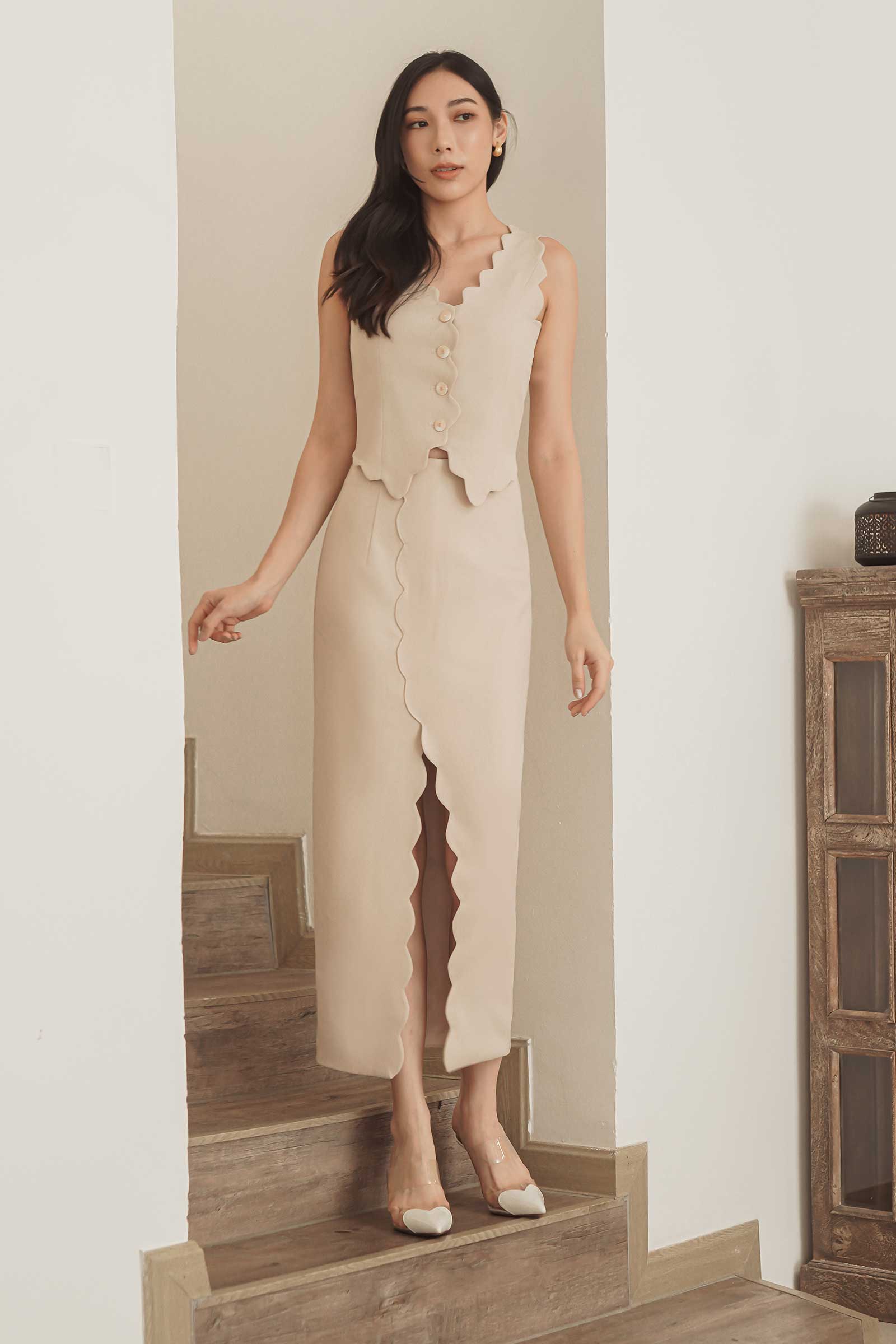 Diuxe Scallop Skirt (Beige) - Image 11