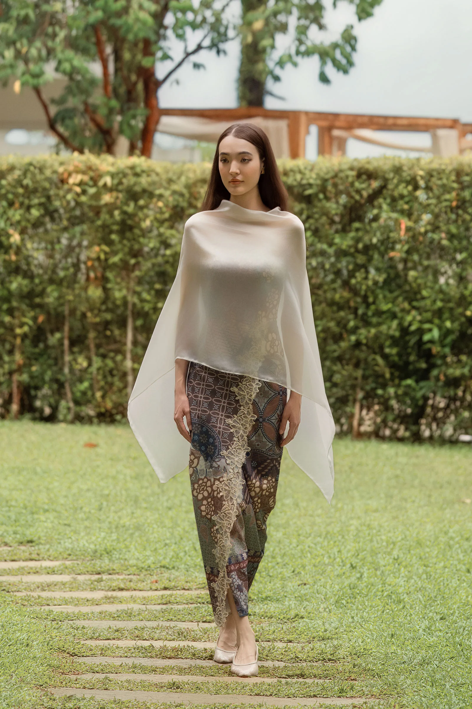 Casa Multiway Cape (Cream) - Image 5