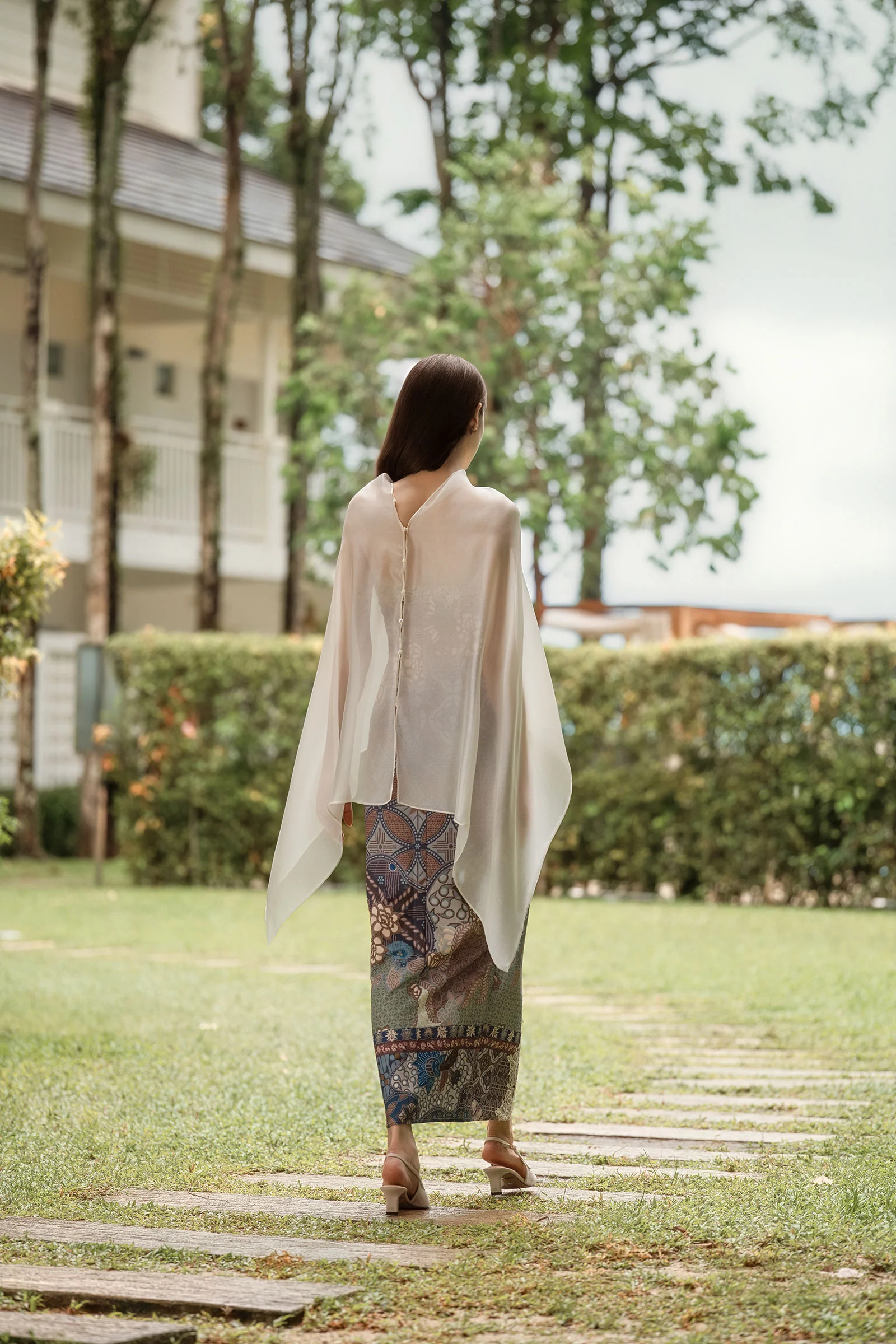Casa Multiway Cape (Cream) - Image 7