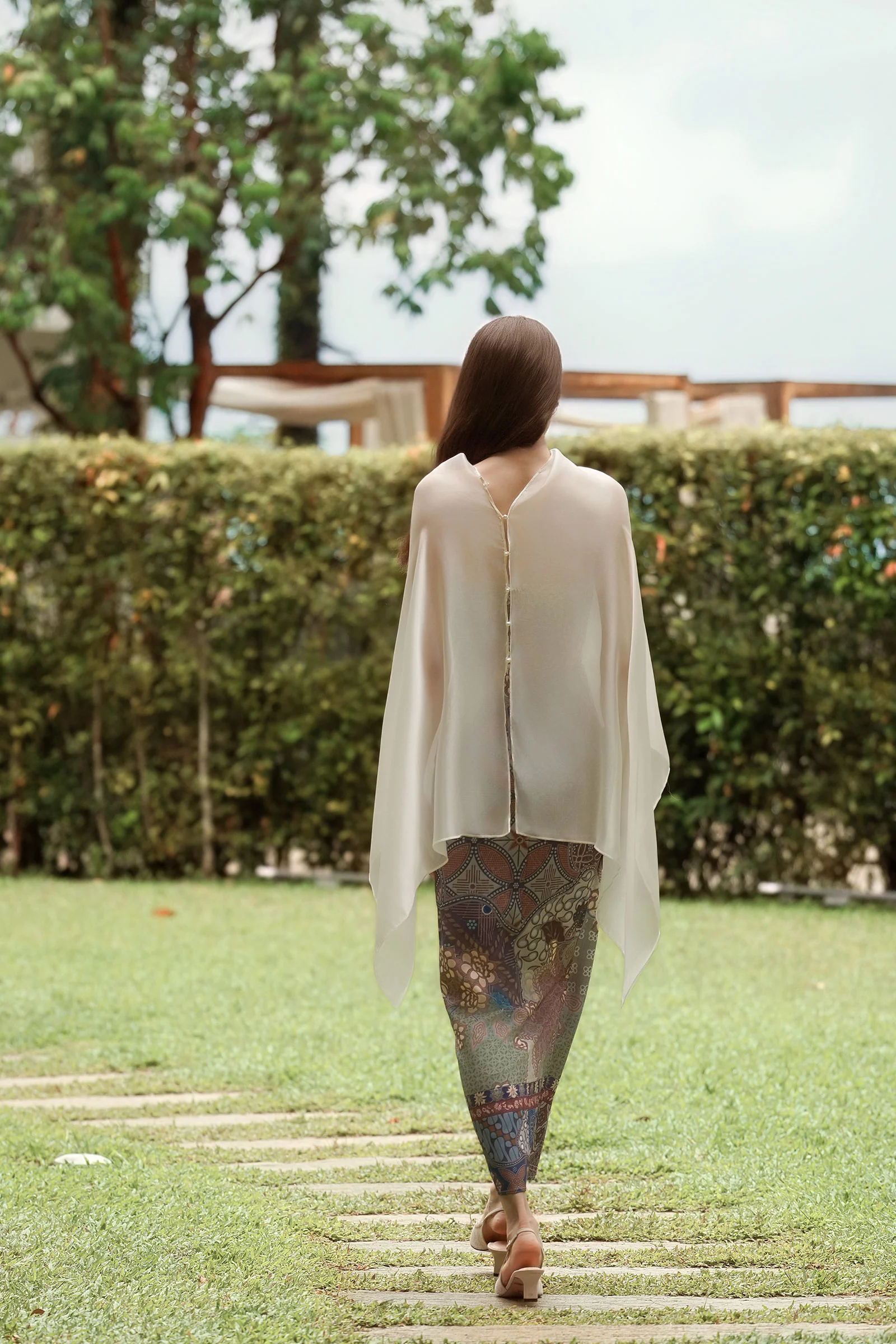 Casa Multiway Cape (Cream) - Image 9