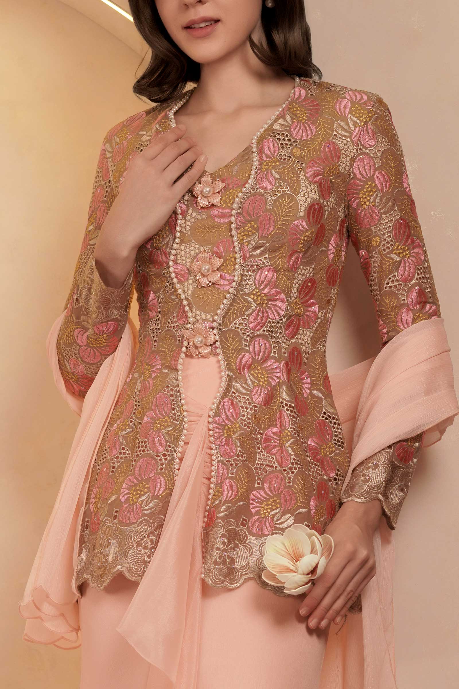 Coraline Demure Kebaya Set (Blush) - Image 5