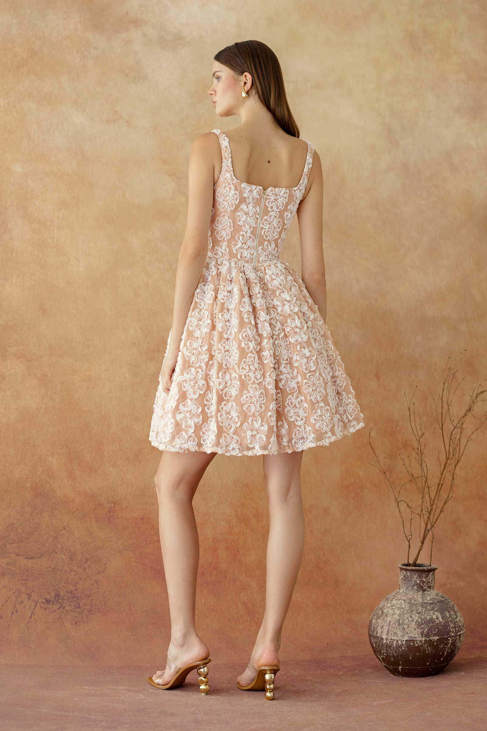 Darria (White) - Image 2