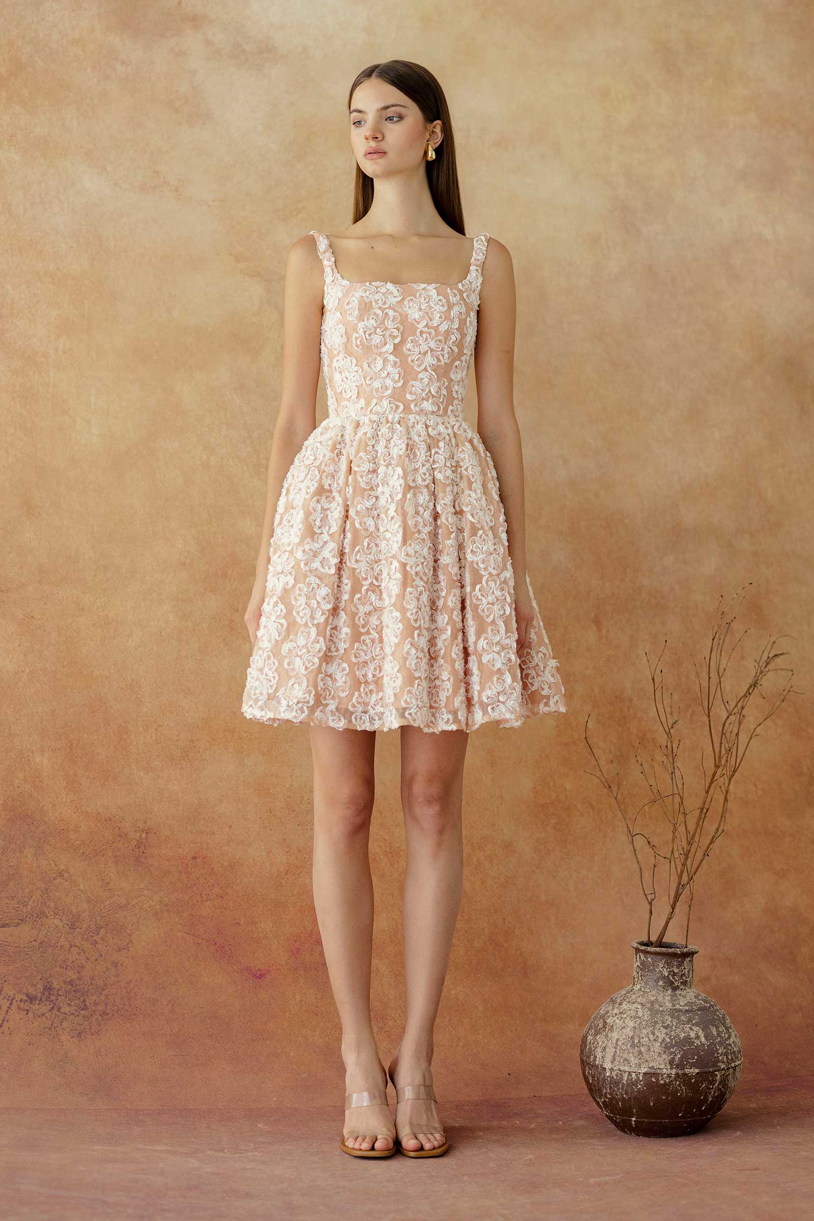 Darria (White) - Image 3