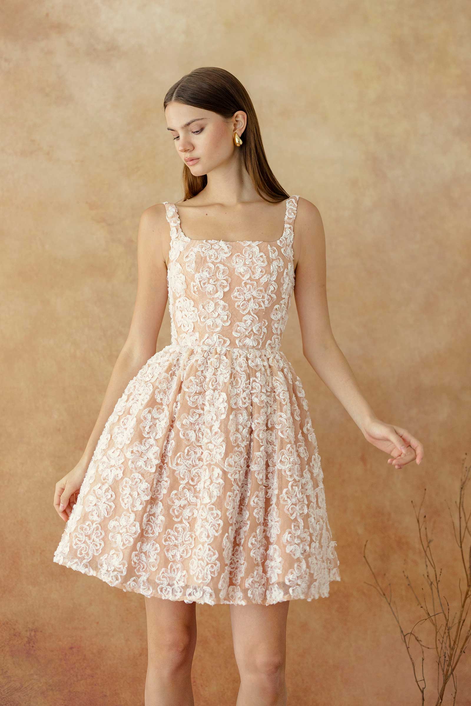 Darria (White) - Image 5