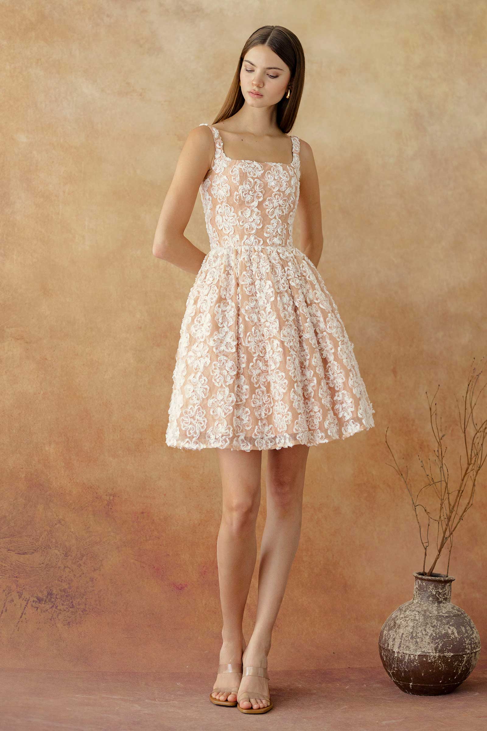 Darria (White) - Image 7