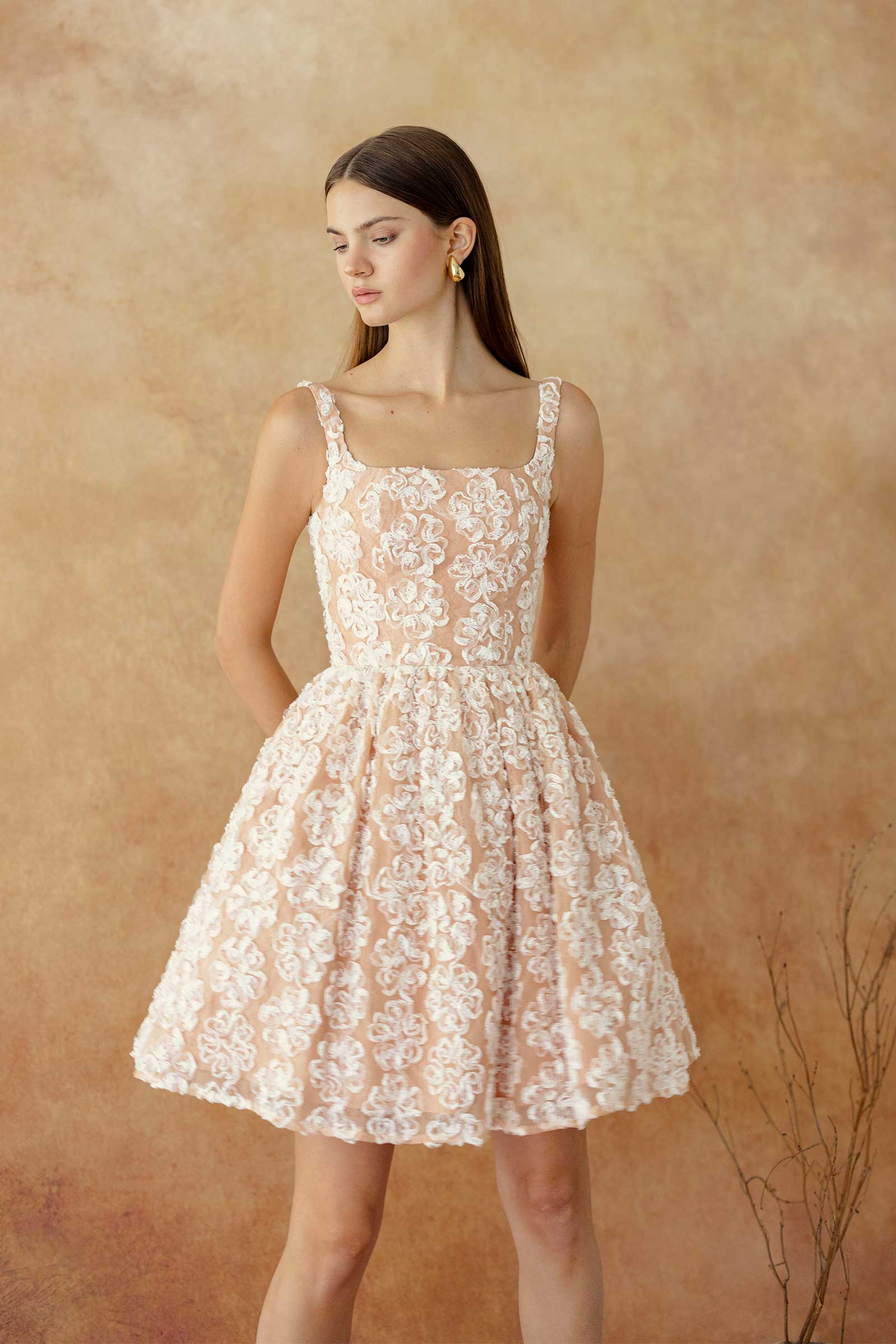 Darria (White) - Image 9