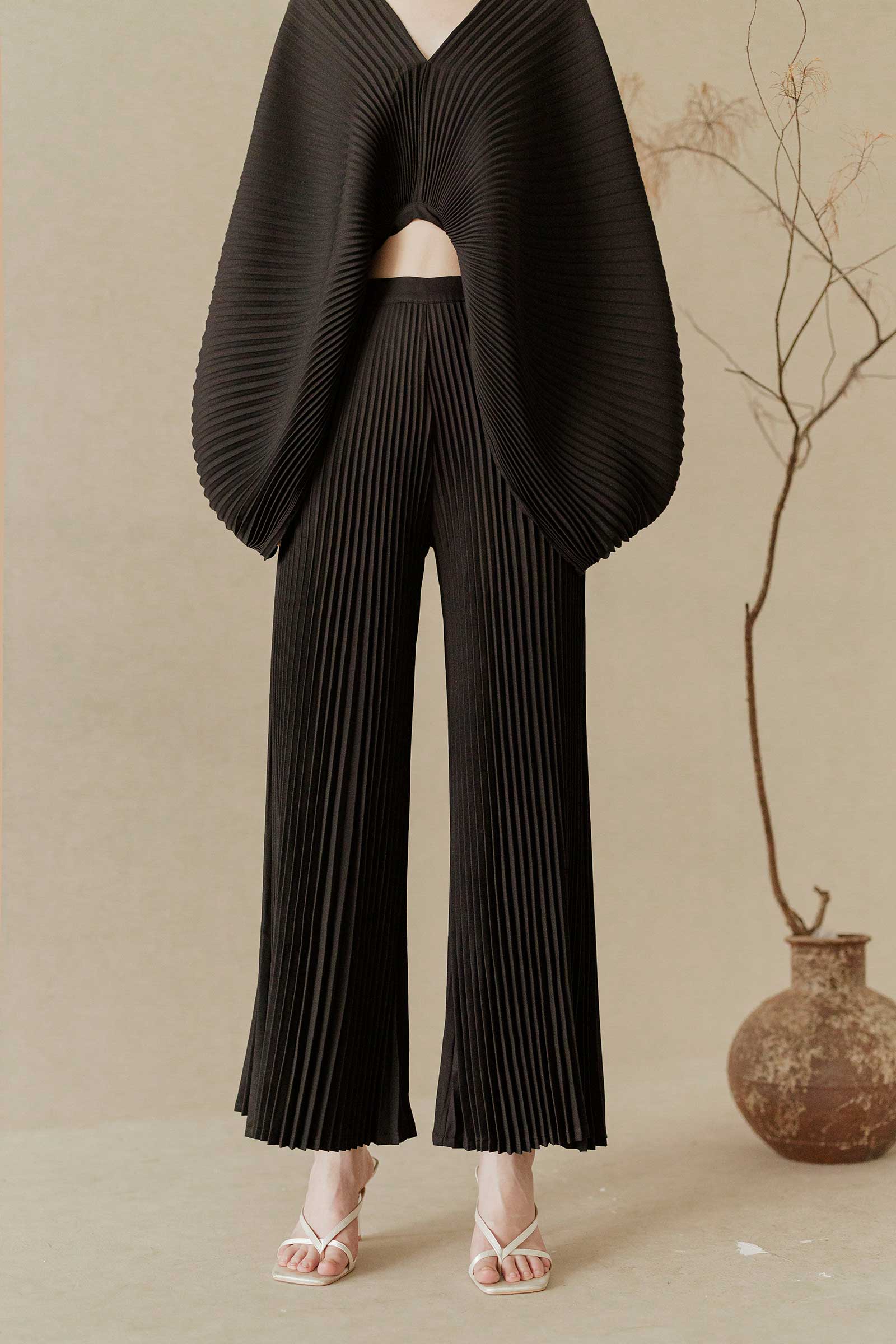 Derre Pleated Pants (Black) - Image 4