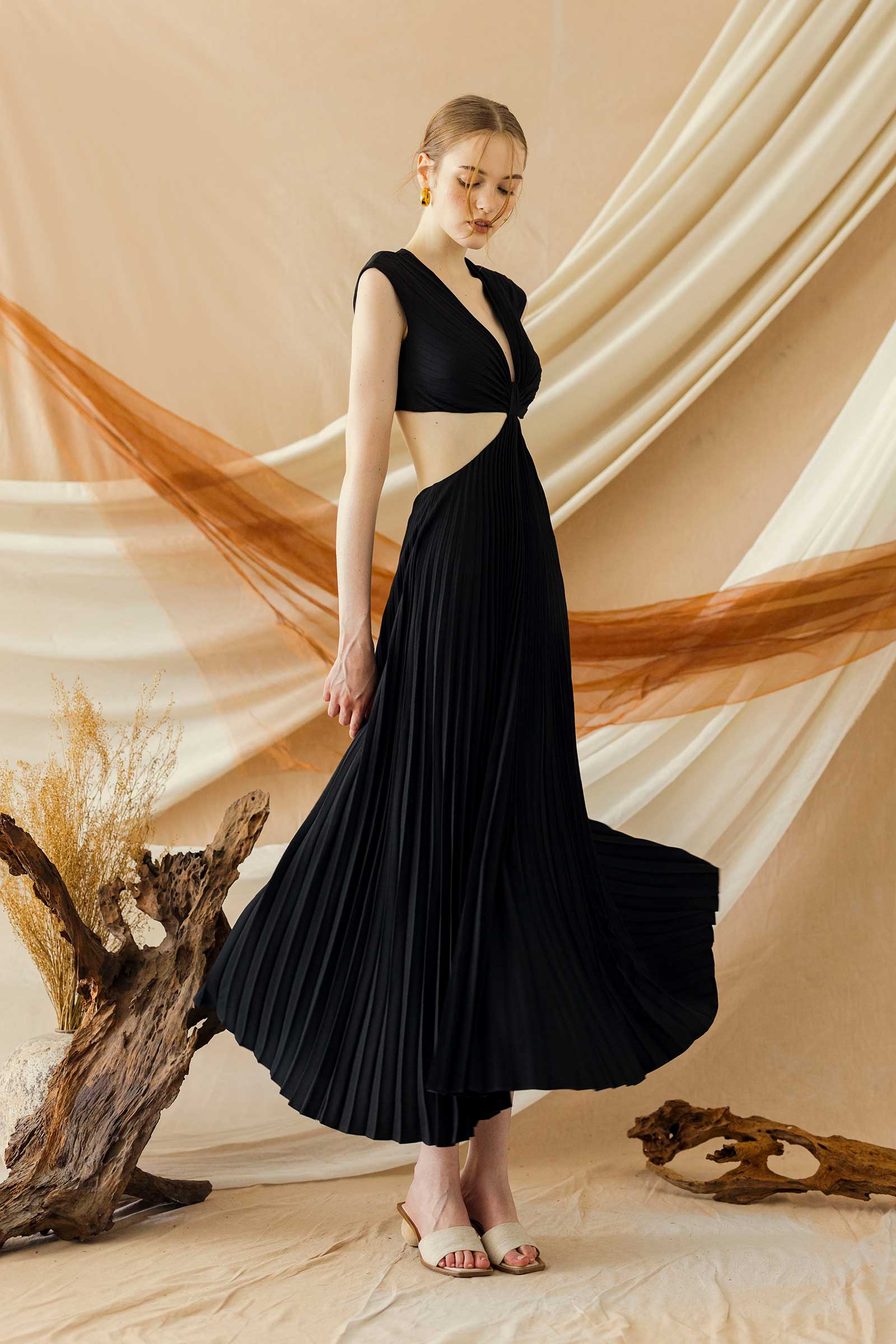 Diessa (Black) - Image 4