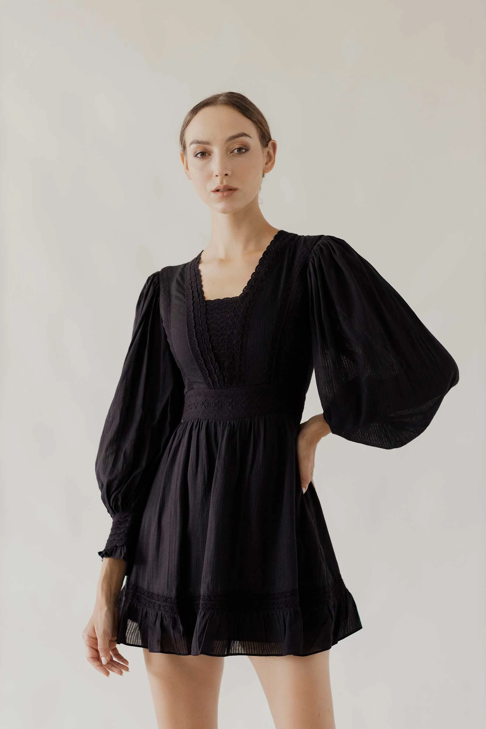 Doxuen (Black) - Image 2