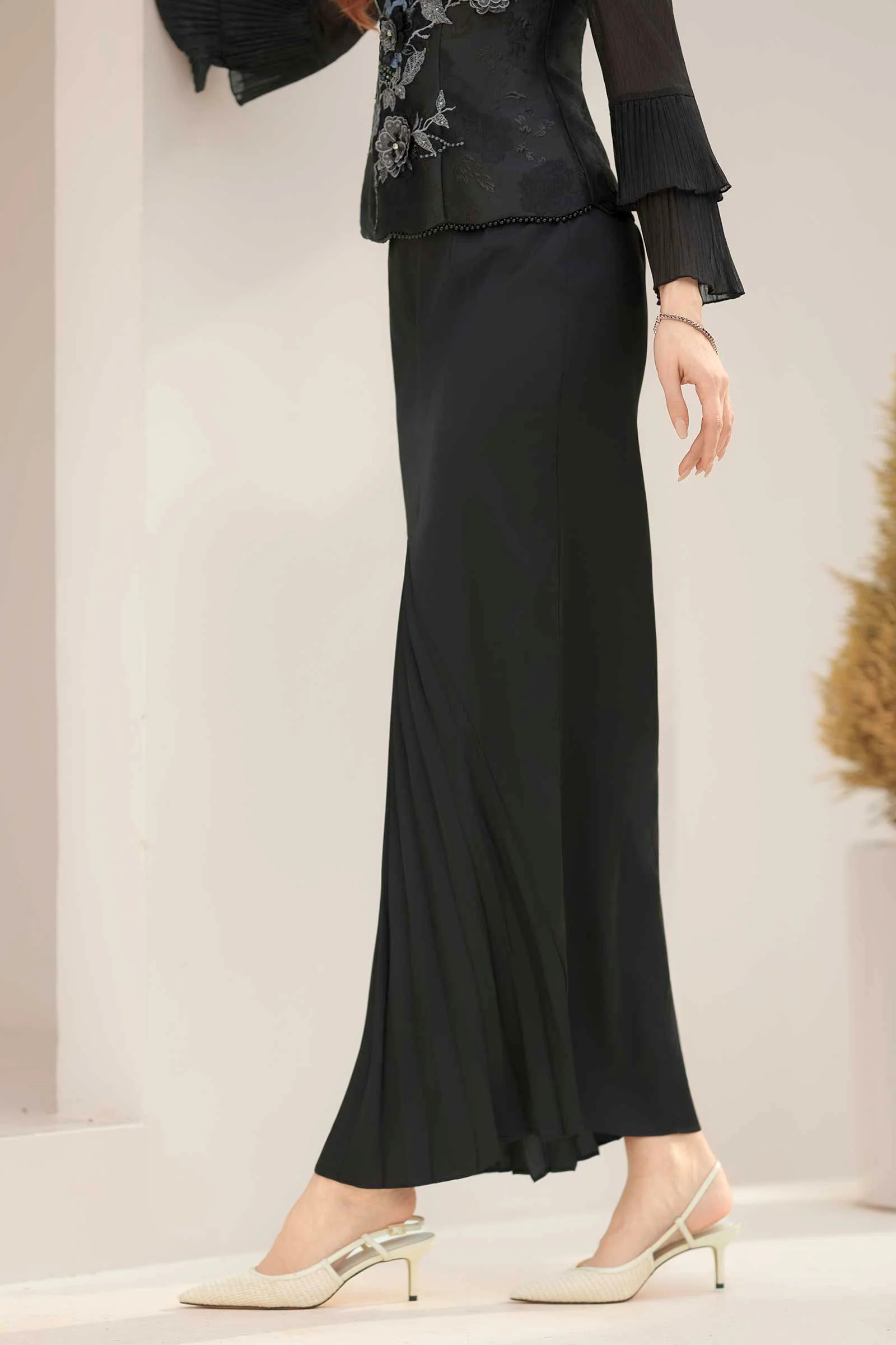 Alya Kebaya Skirt (Black)