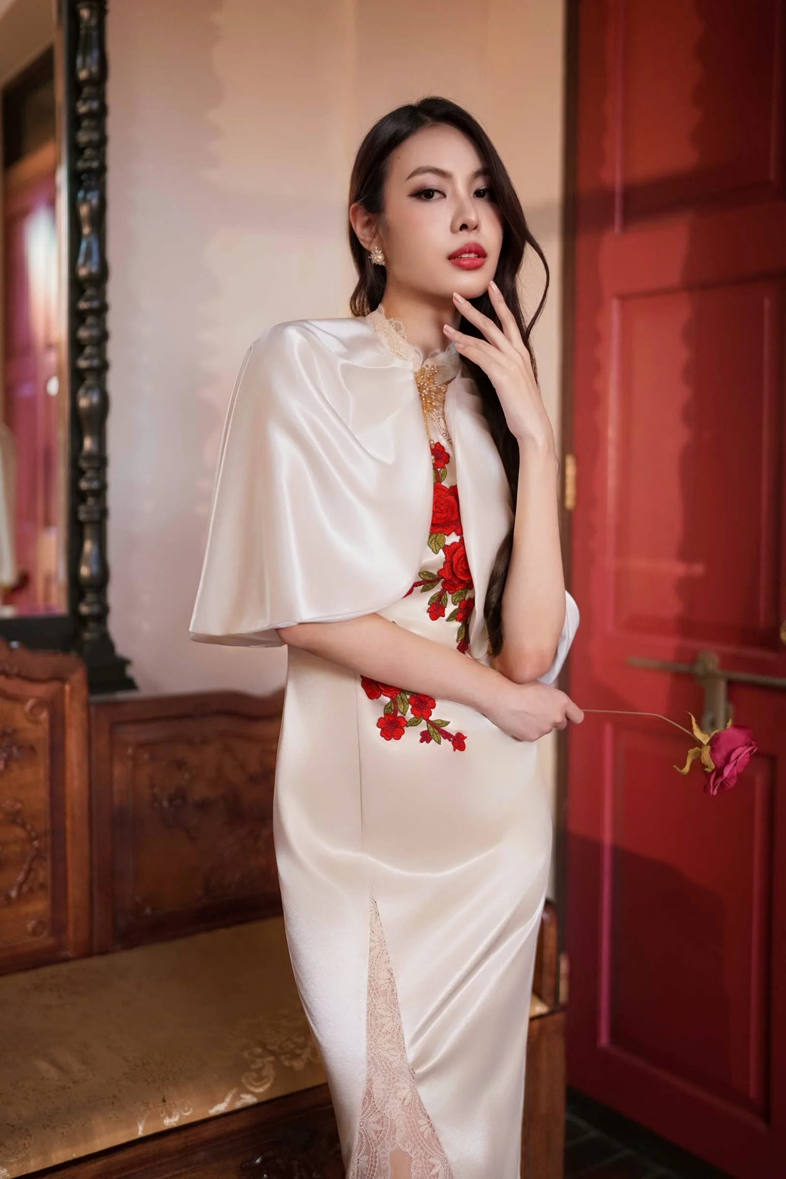 Jin Yue Qipao Set (Champagne) - Image 8