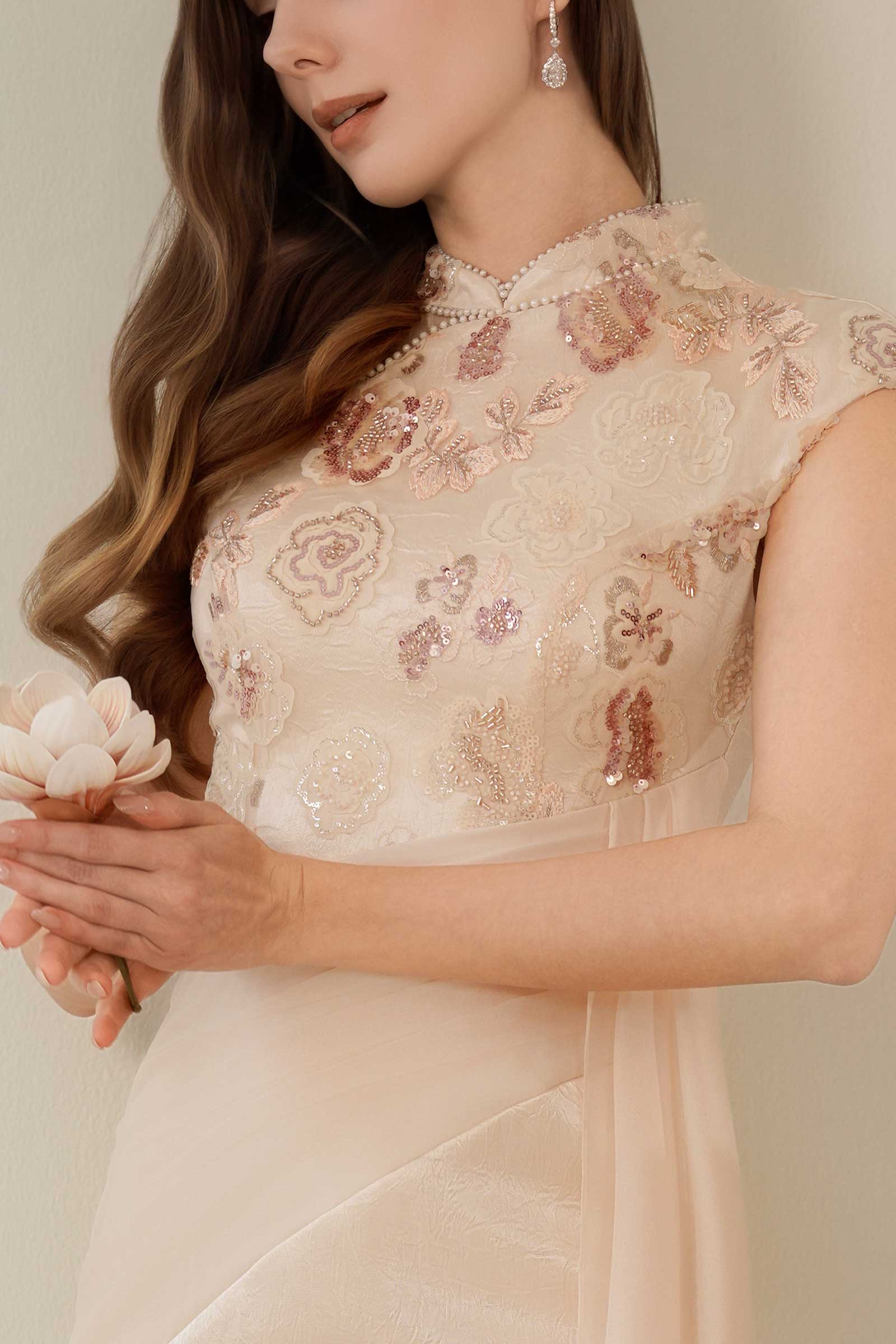Zhu En Qipao (Blush Sequins) - Image 2