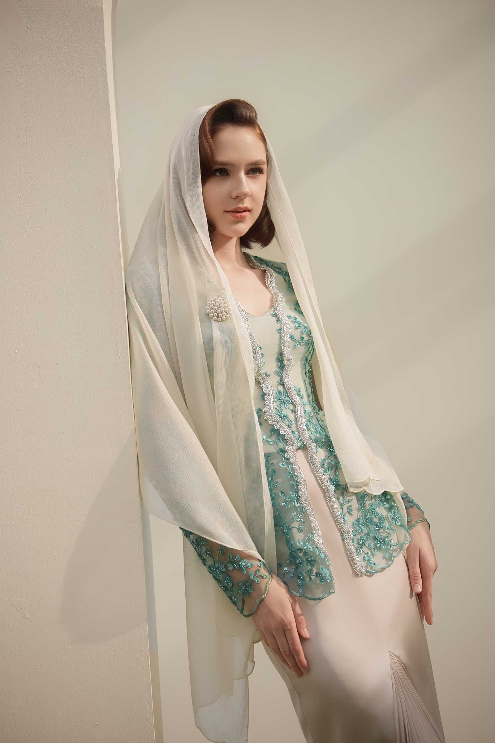 Zamrud Kebaya Set - Image 2