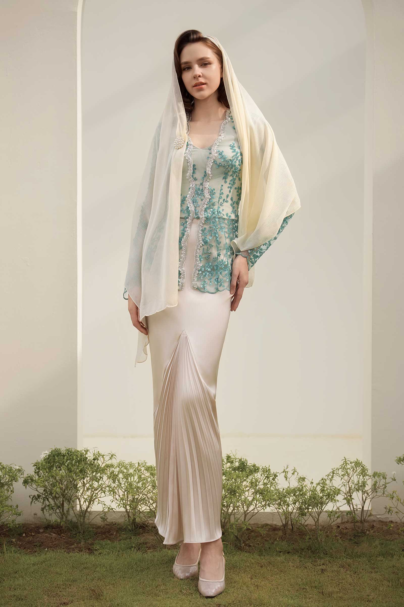 Zamrud Kebaya Set - Image 4