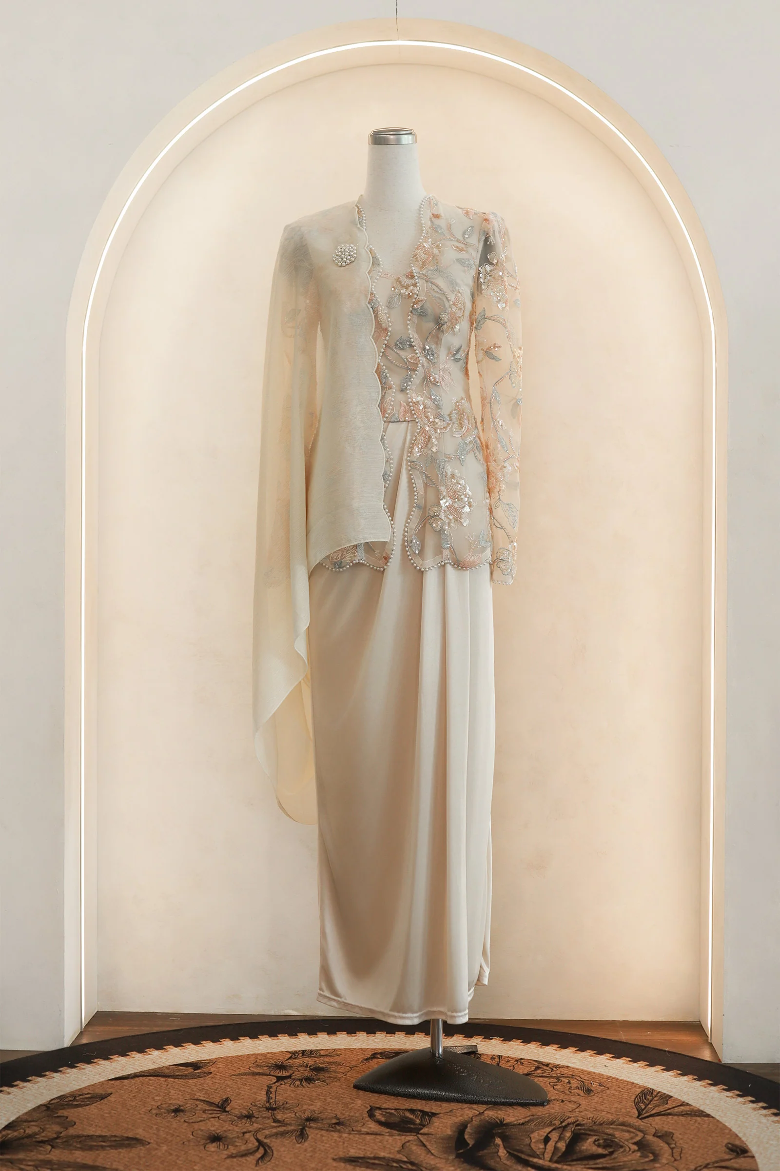 Thea Kebaya Top (Blush Petal) - Image 11