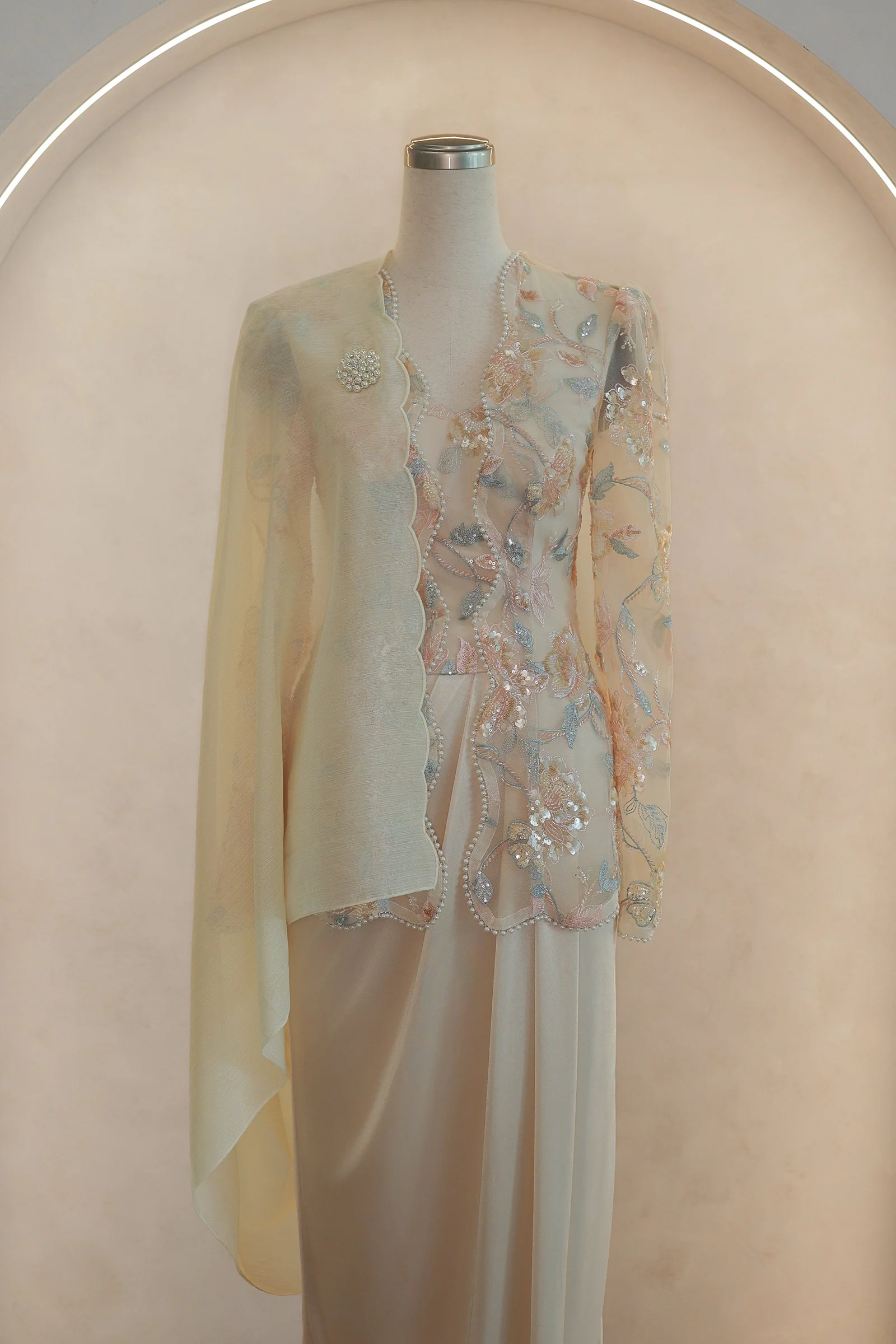 Thea Kebaya Top (Blush Petal) - Image 12