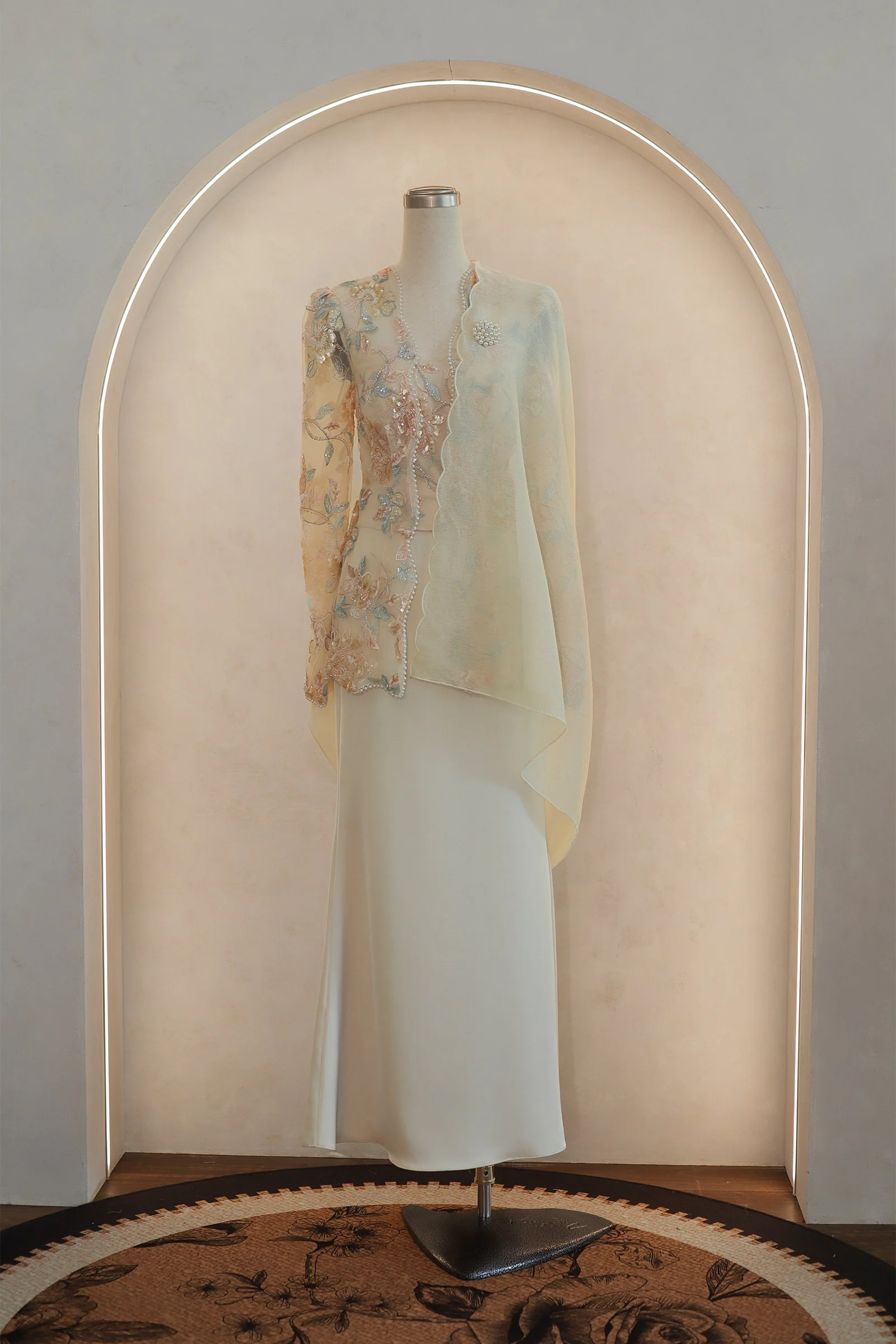 Thea Kebaya Top (Blush Petal) - Image 15