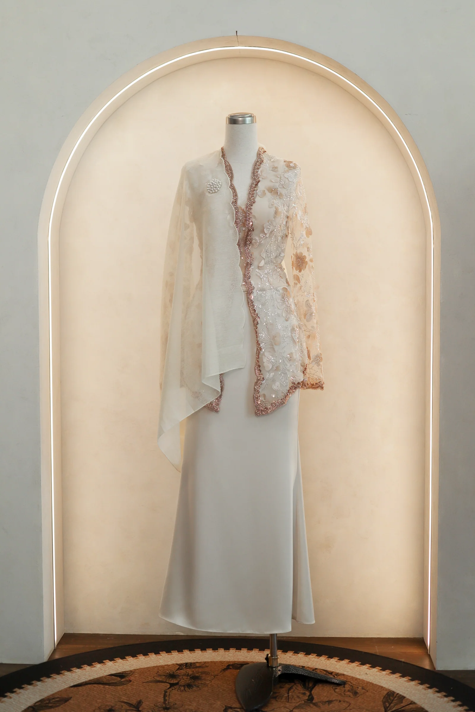 Mahsuri Classic Kebaya Set - Image 9