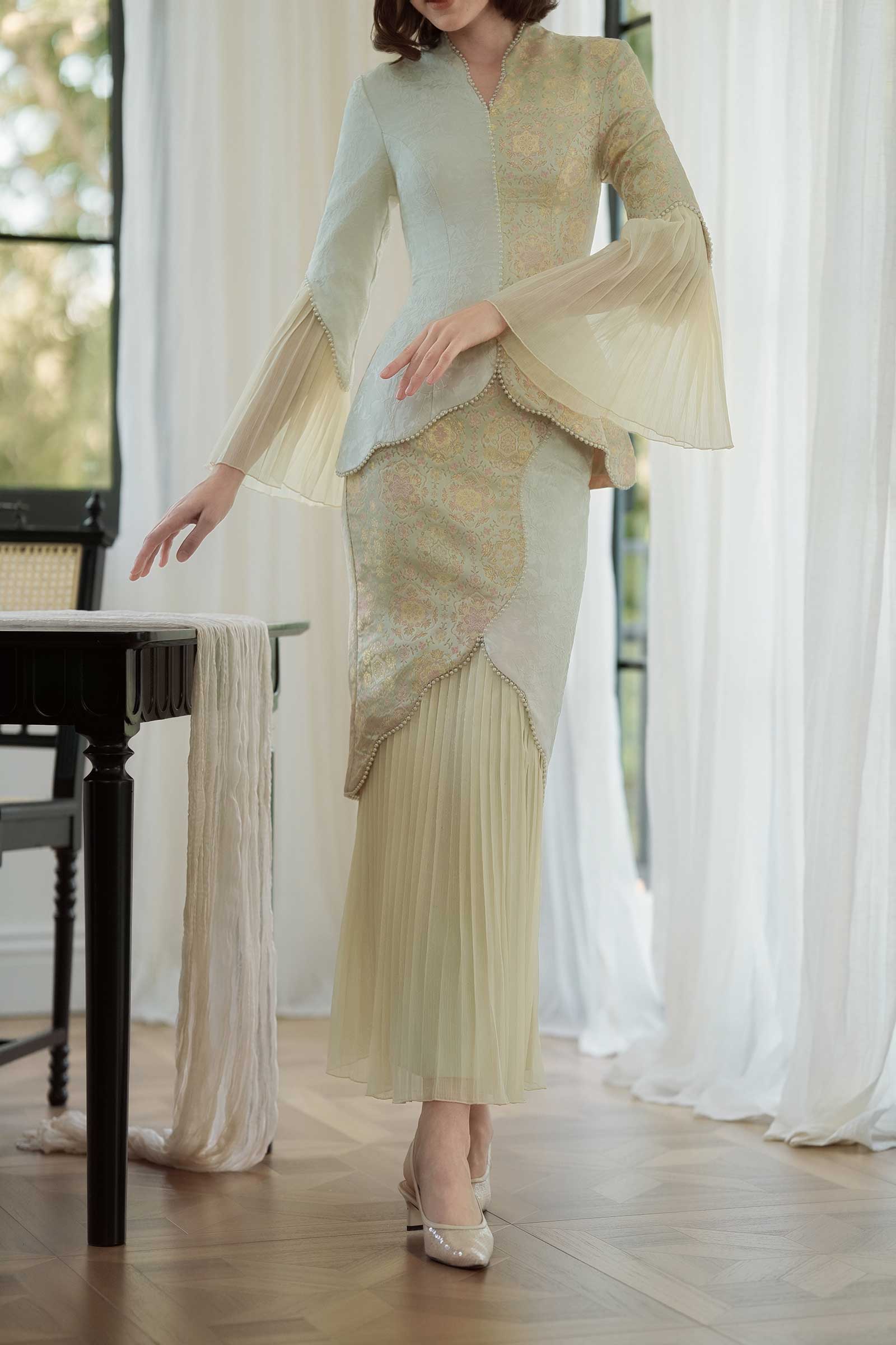 Niessa Kebaya Set (Pistachio) - Image 17