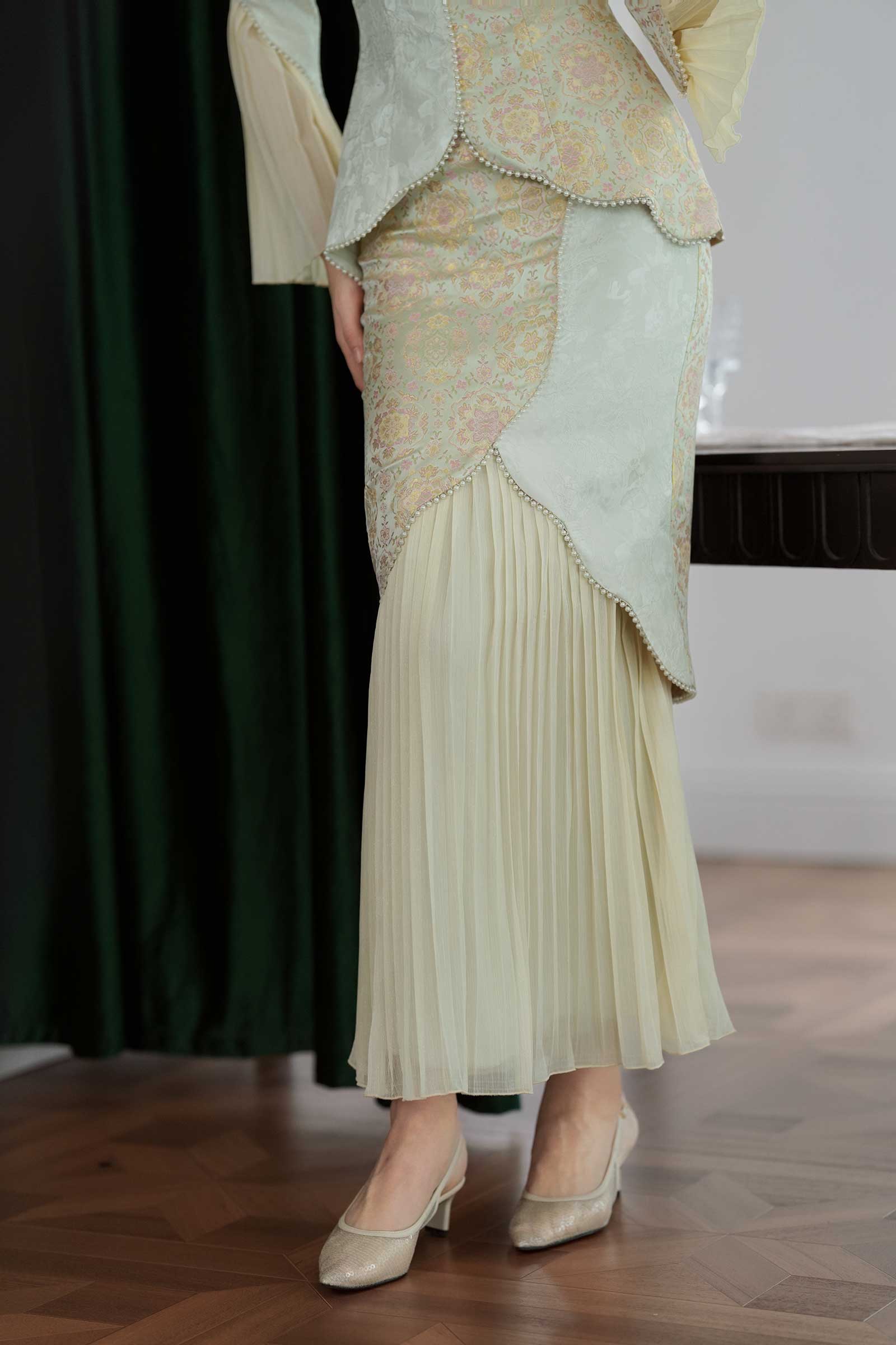 Niessa Kebaya Set (Pistachio) - Image 23
