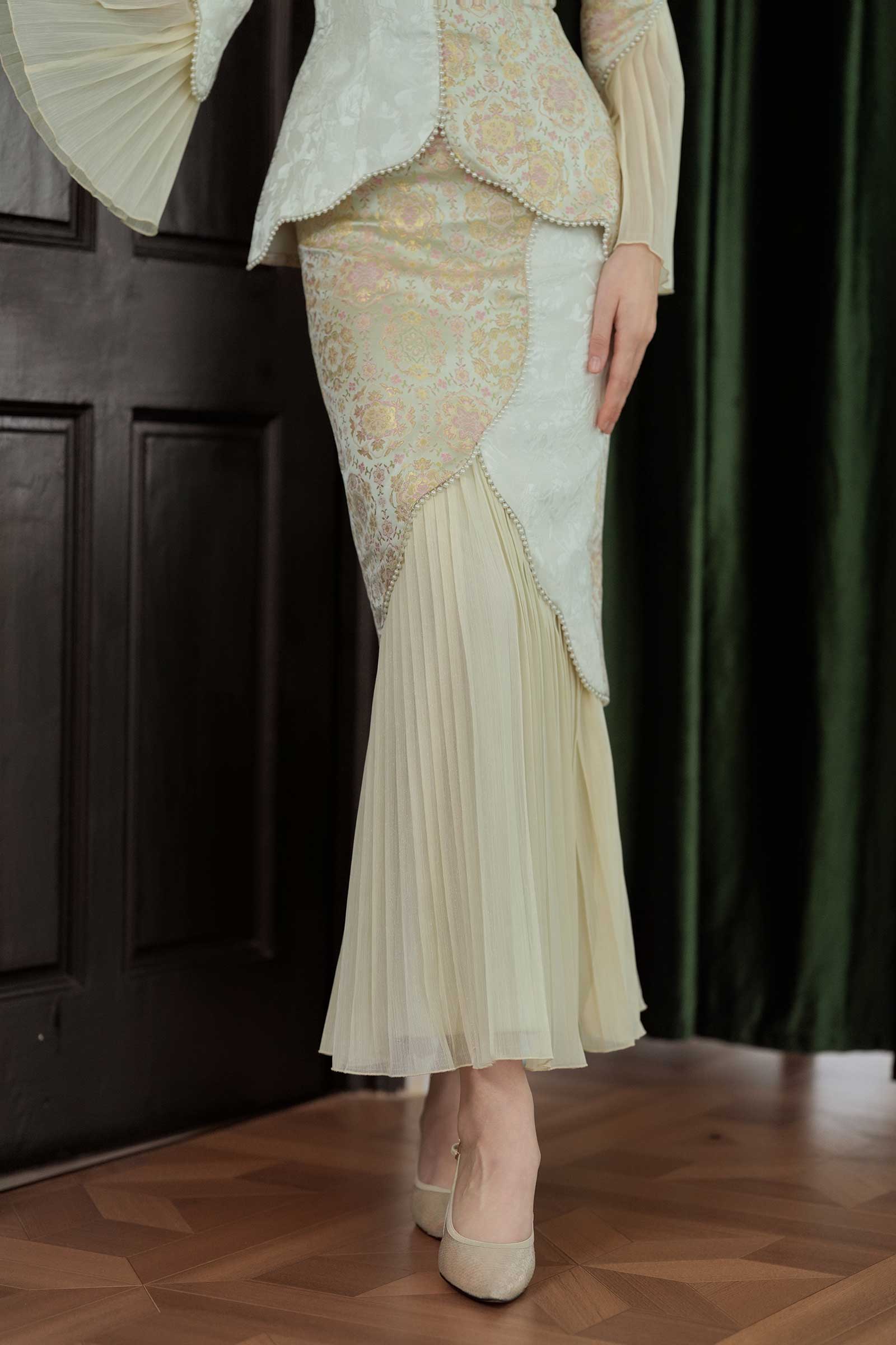 Niessa Kebaya Set (Pistachio) - Image 25
