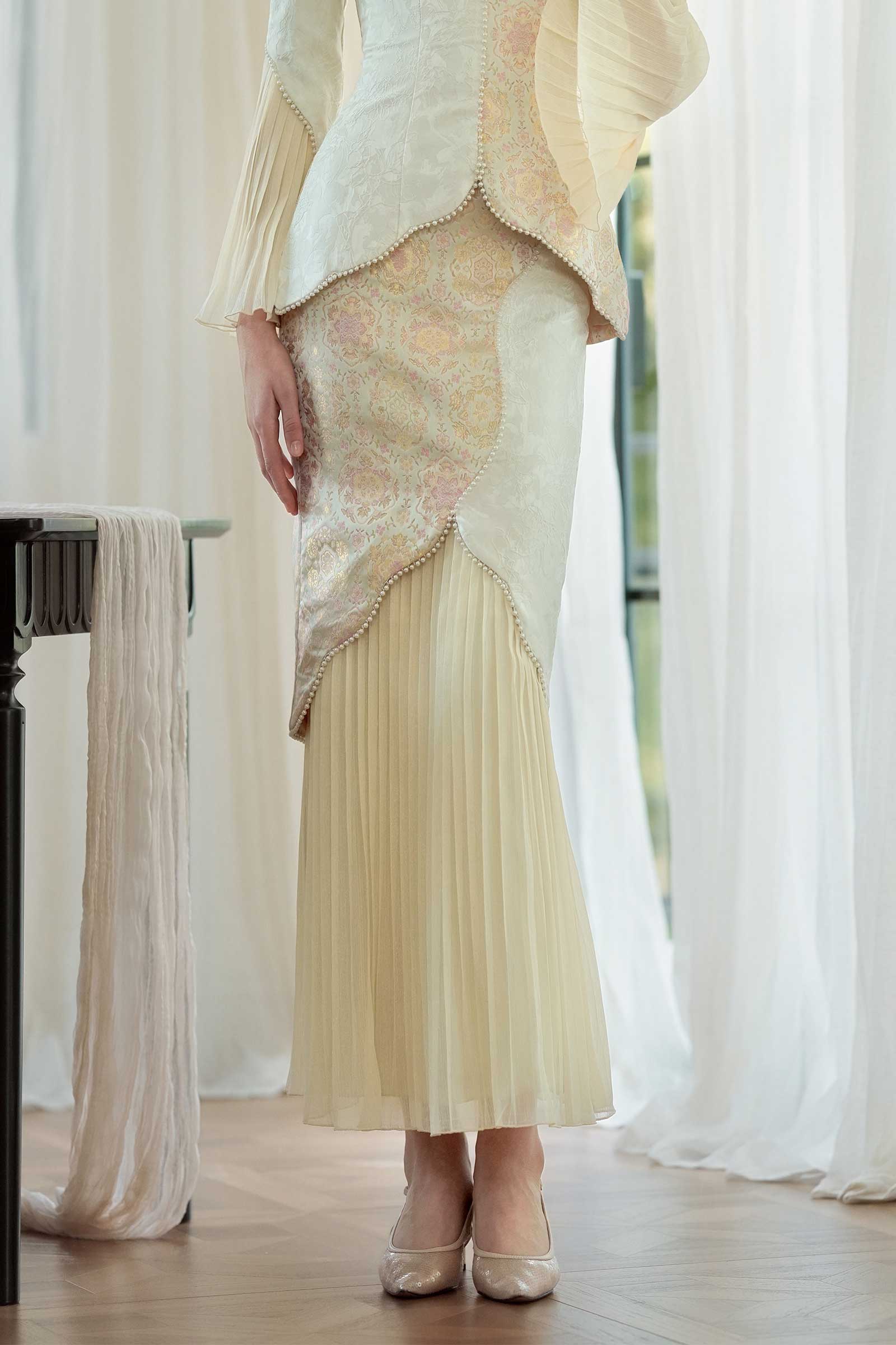 Niessa Kebaya Set (Pistachio) - Image 31