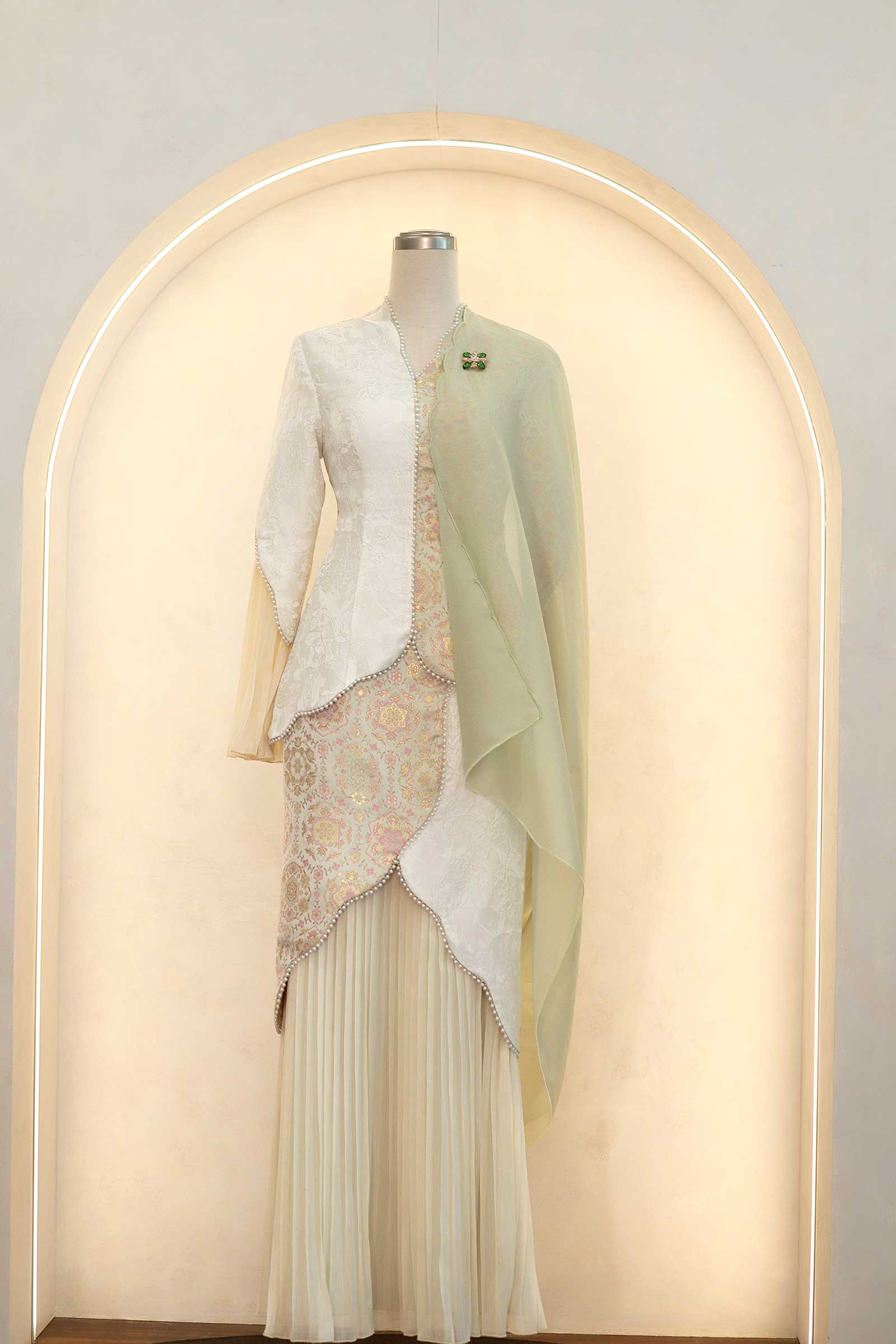 Niessa Kebaya Set (Pistachio) - Image 43