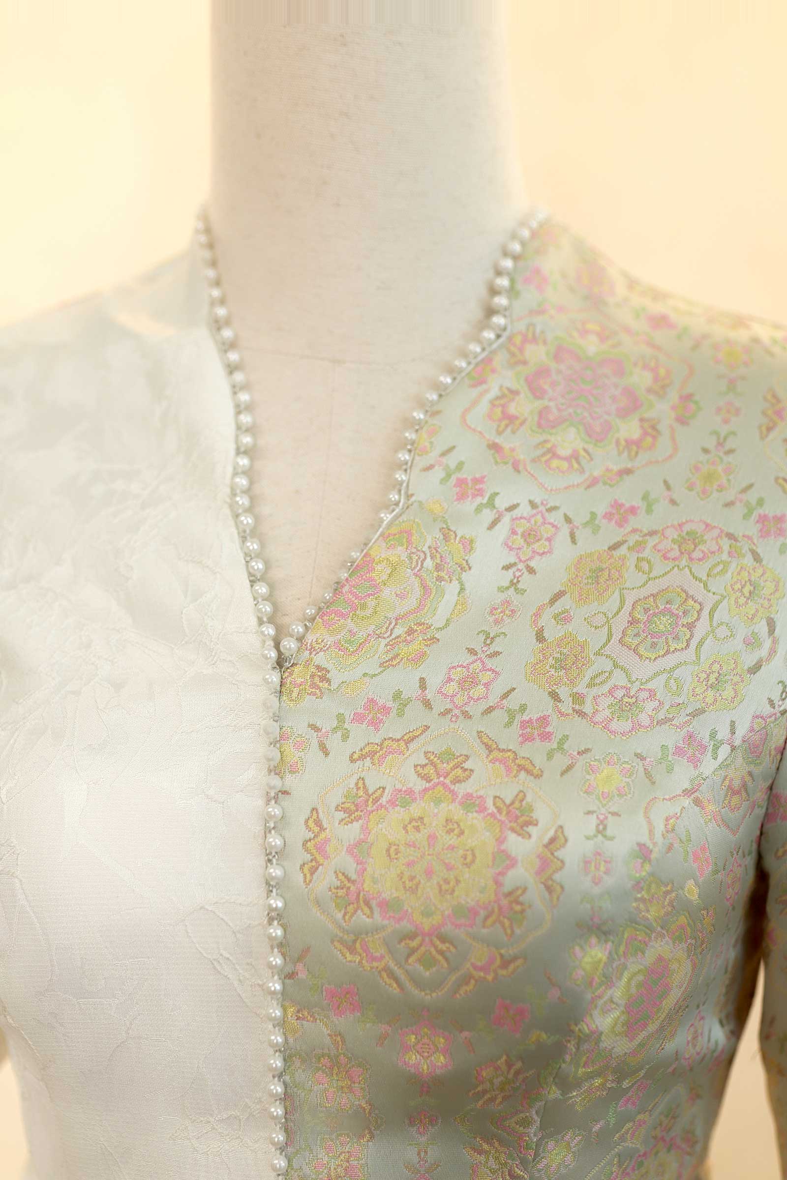 Niessa Kebaya Top (Pistachio) - Image 35
