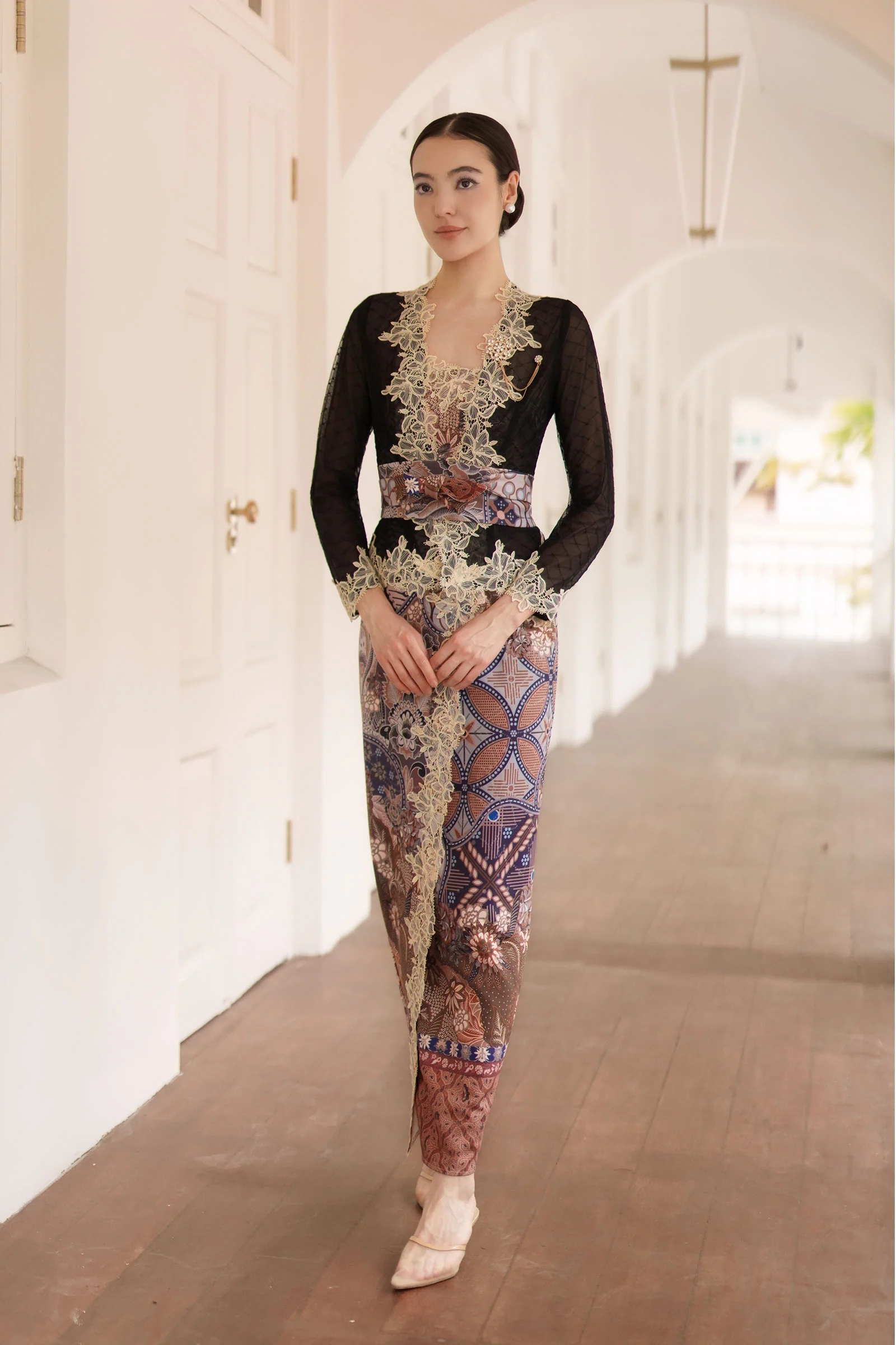 Soleil Kebaya Set (Black) - Image 13