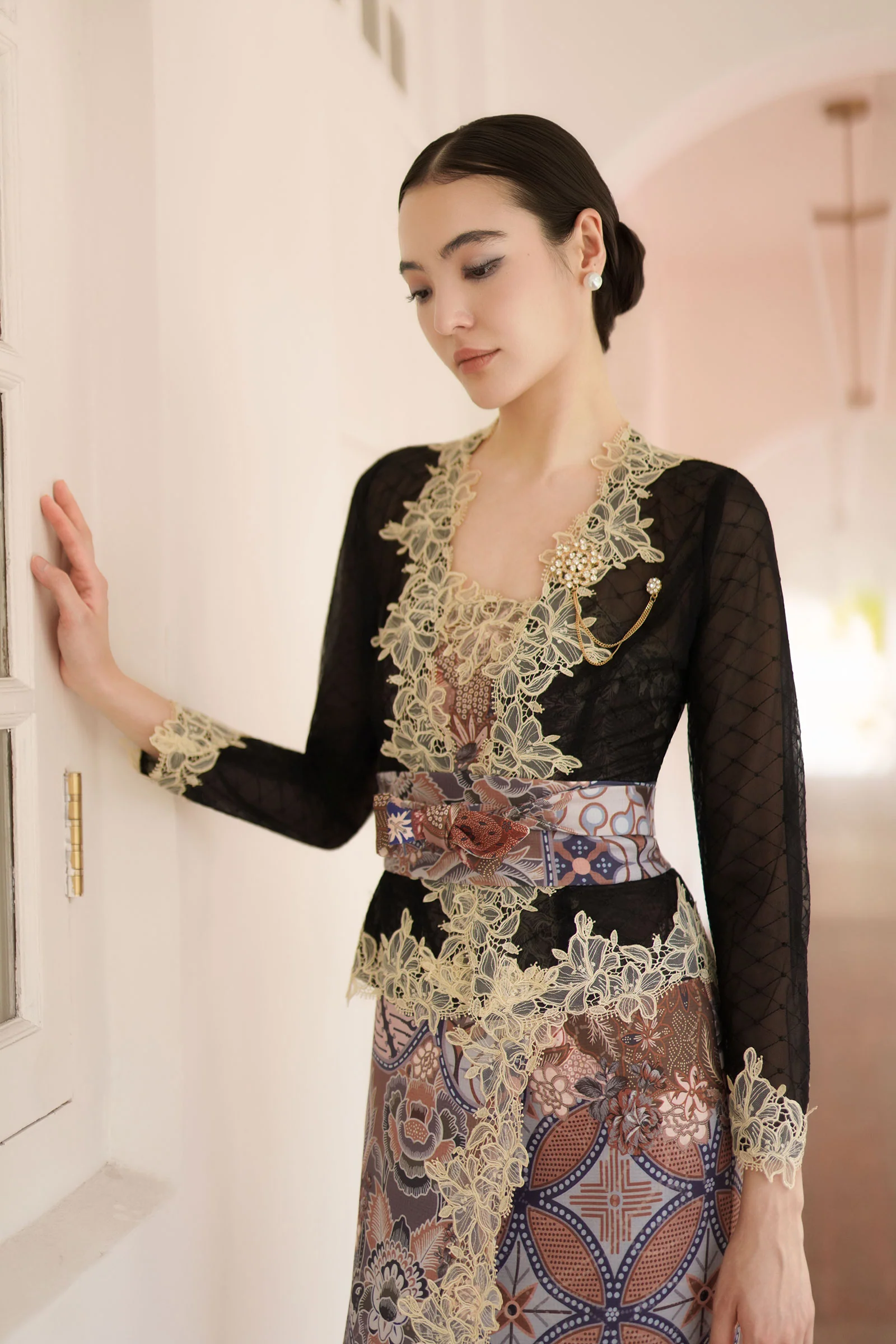 Soleil Kebaya Set (Black) - Image 5