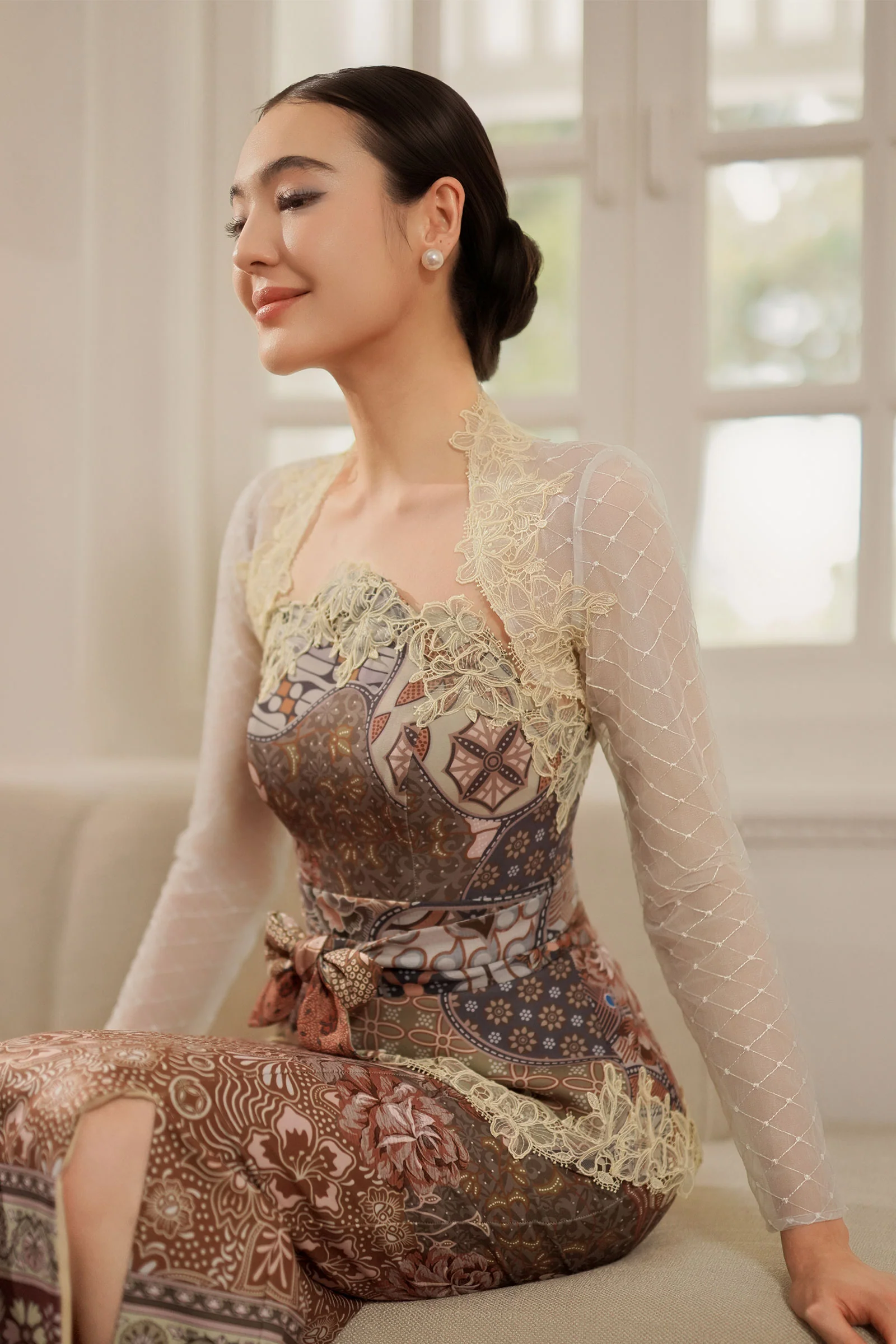 Isadora Top with Pearl Belt (White) - Image 11