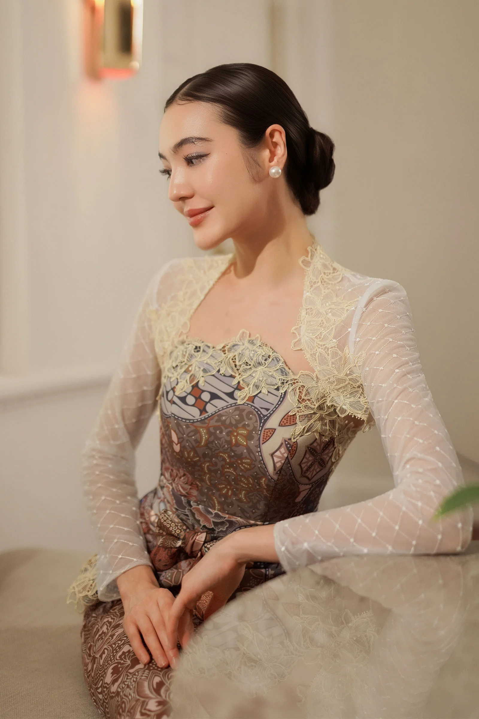 Isadora Top with Pearl Belt (White) - Image 12