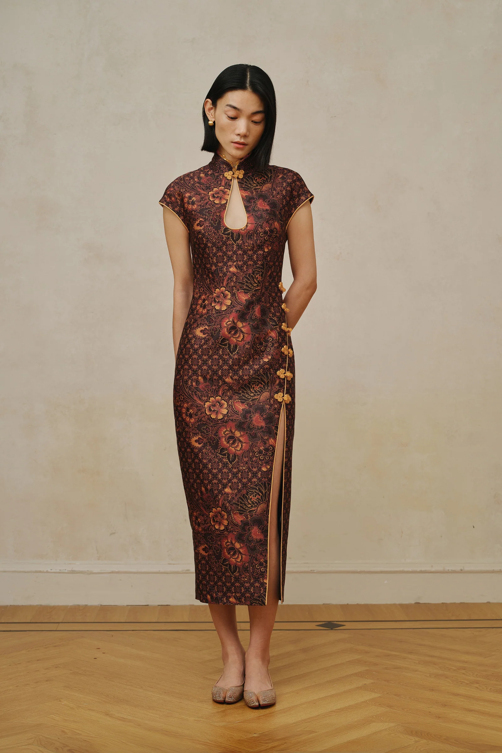 Liuya Qipao (Saffron) - Image 8