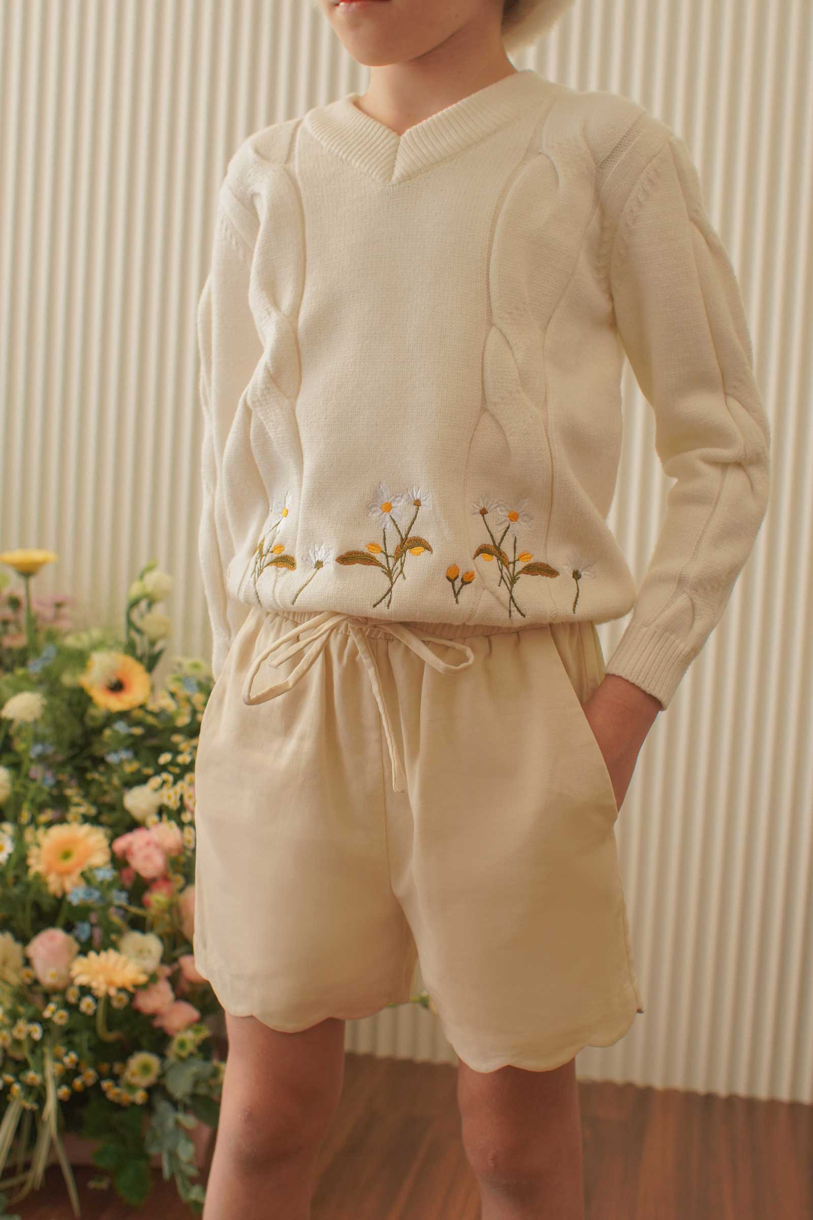 Purity Scallop Linen Shorts - Image 8