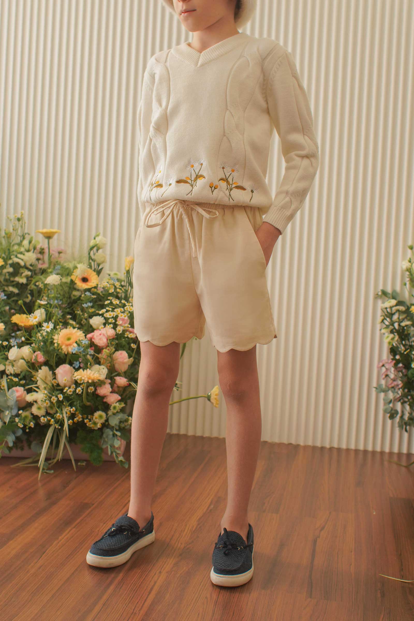 Purity Scallop Linen Shorts - Image 9