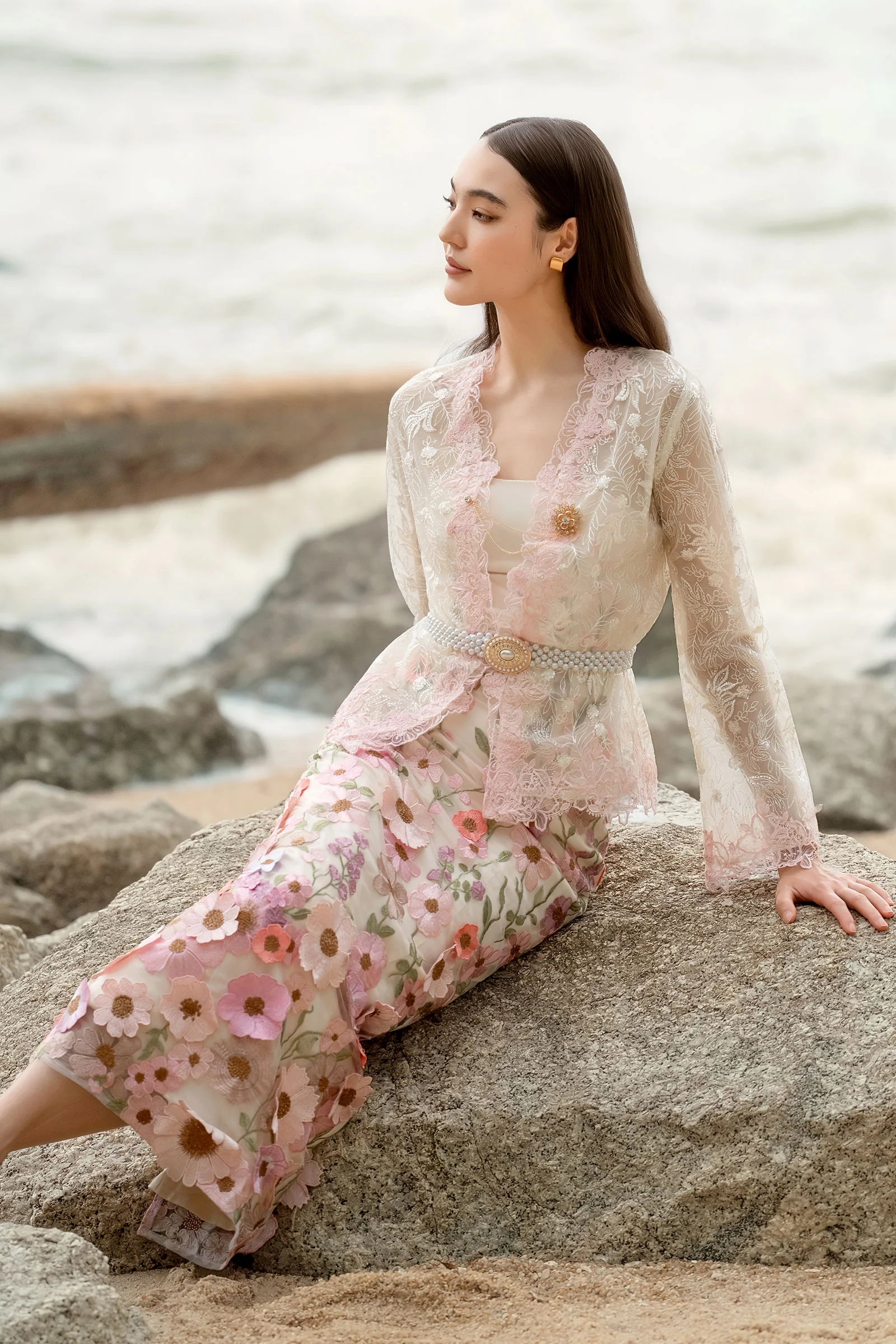 Roseraie Kebaya Top (Pink) - Image 10