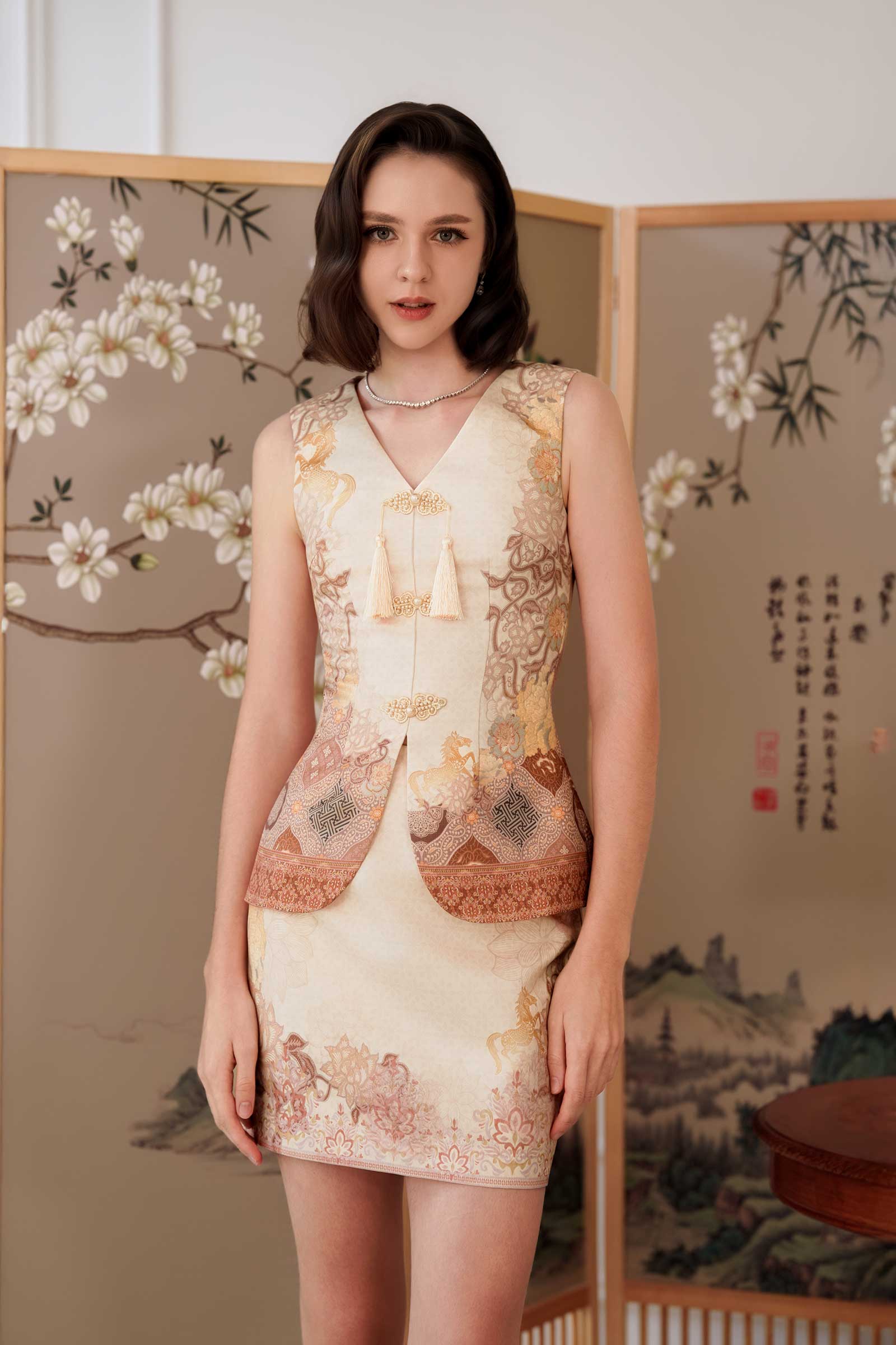 Ruiya Qipao Set (Gold) - Image 4