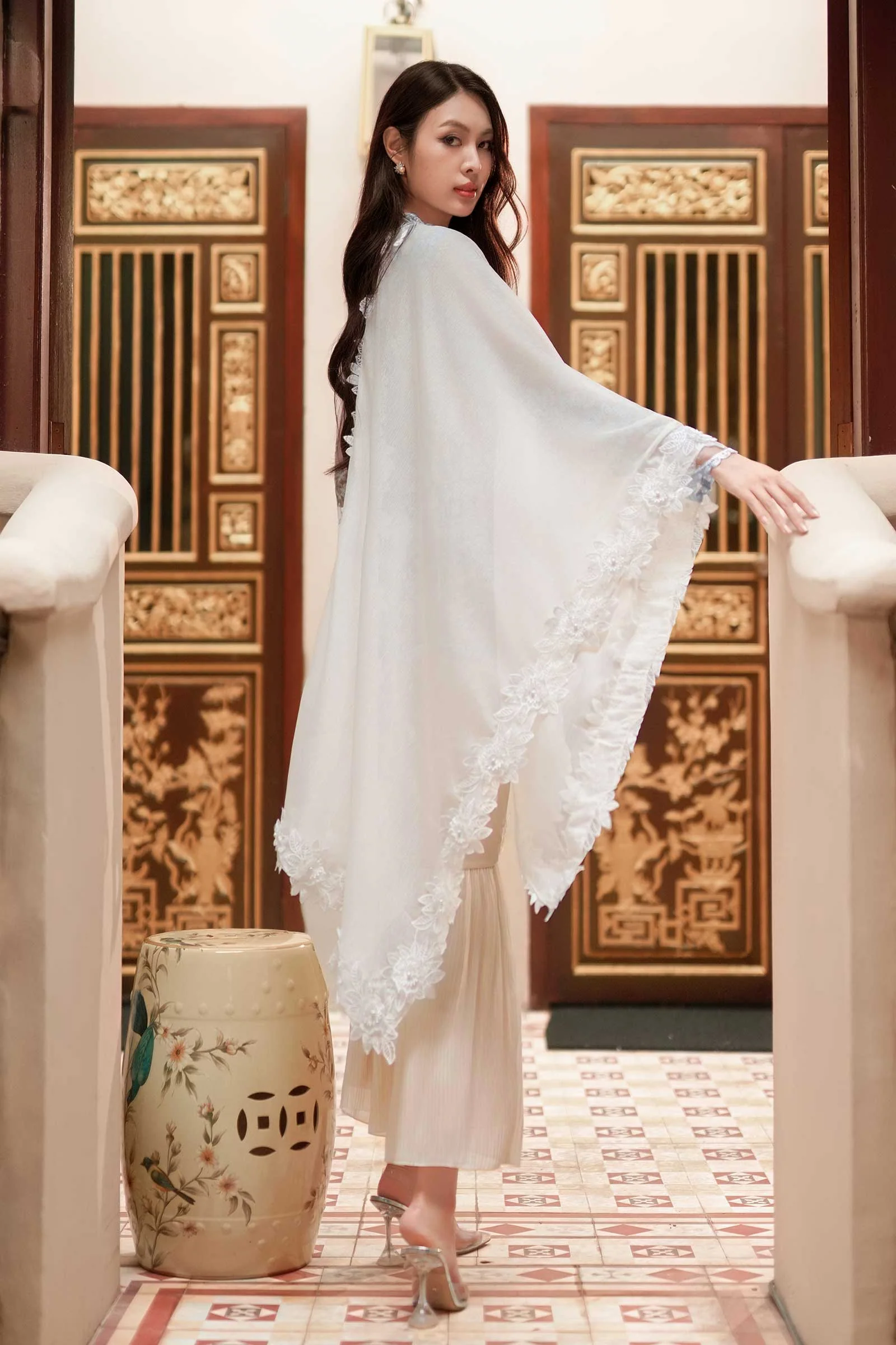 Sorella Shawls (Off White) (Non Returnable) - Image 10